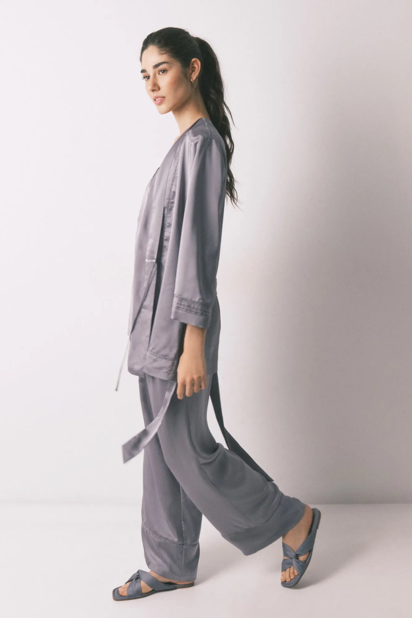 Women Secret_Dark Grey_Grey Satin and Lace Pyjama Set_2543701_42_01