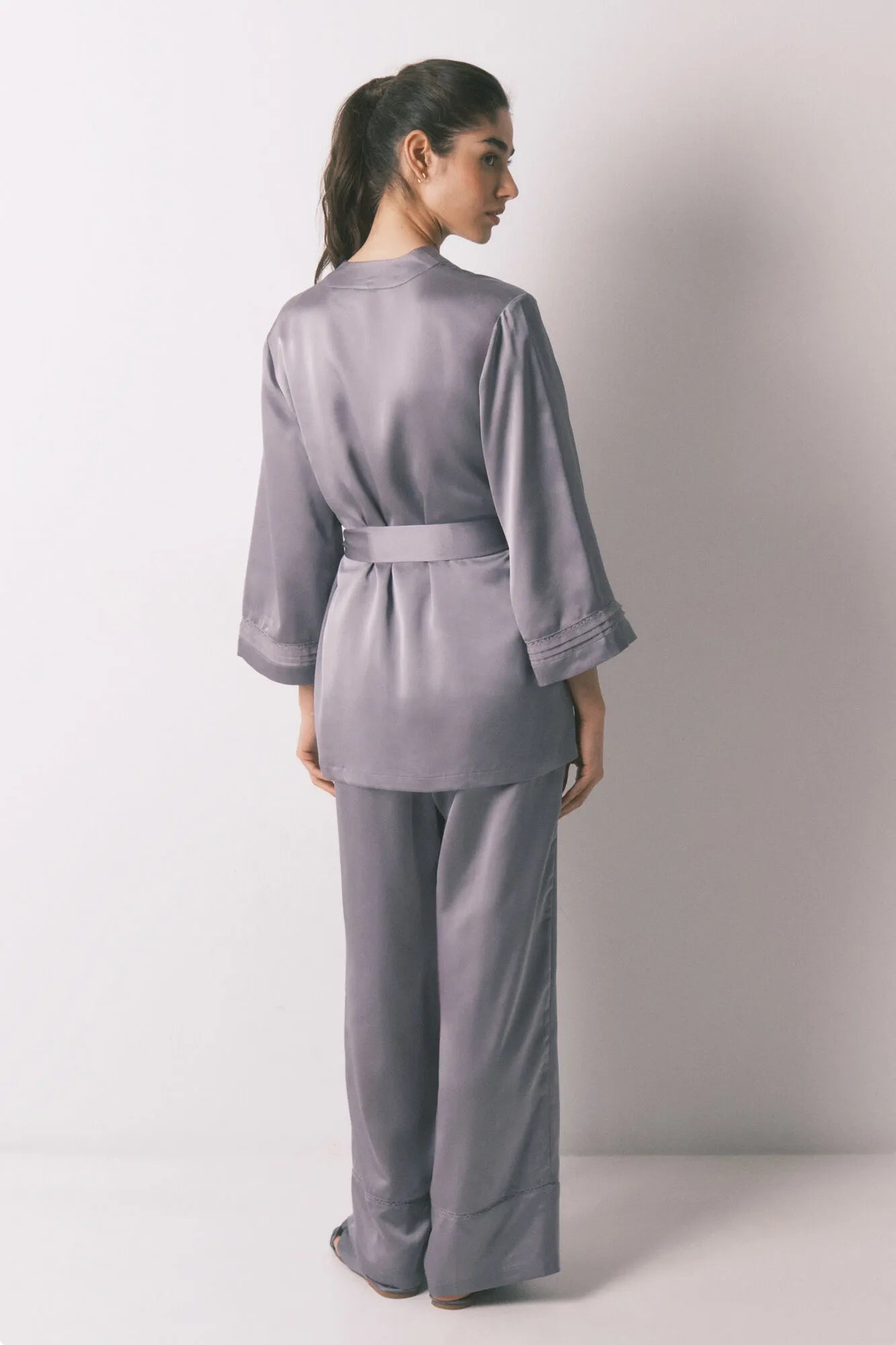 Women Secret_Dark Grey_Grey Satin and Lace Pyjama Set_2543701_42_07