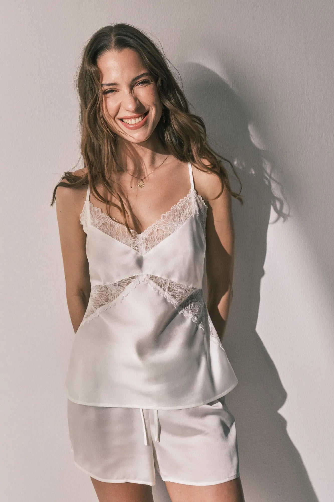 Women Secret_Ivory_Short Satin Pyjamas in White_2543702_96_01