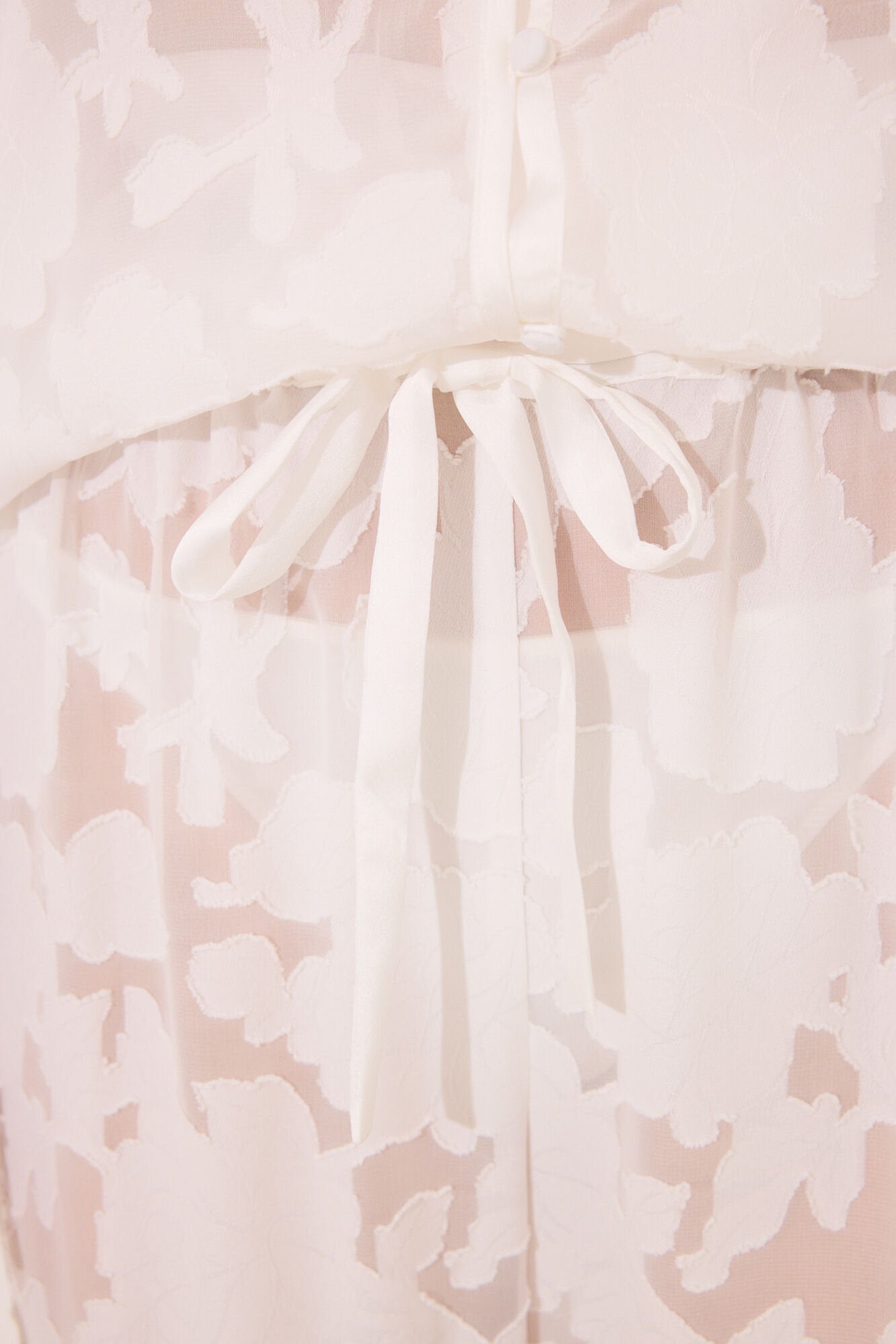 Women Secret_Long White Satin Pajama Shirt_2549784_96_05