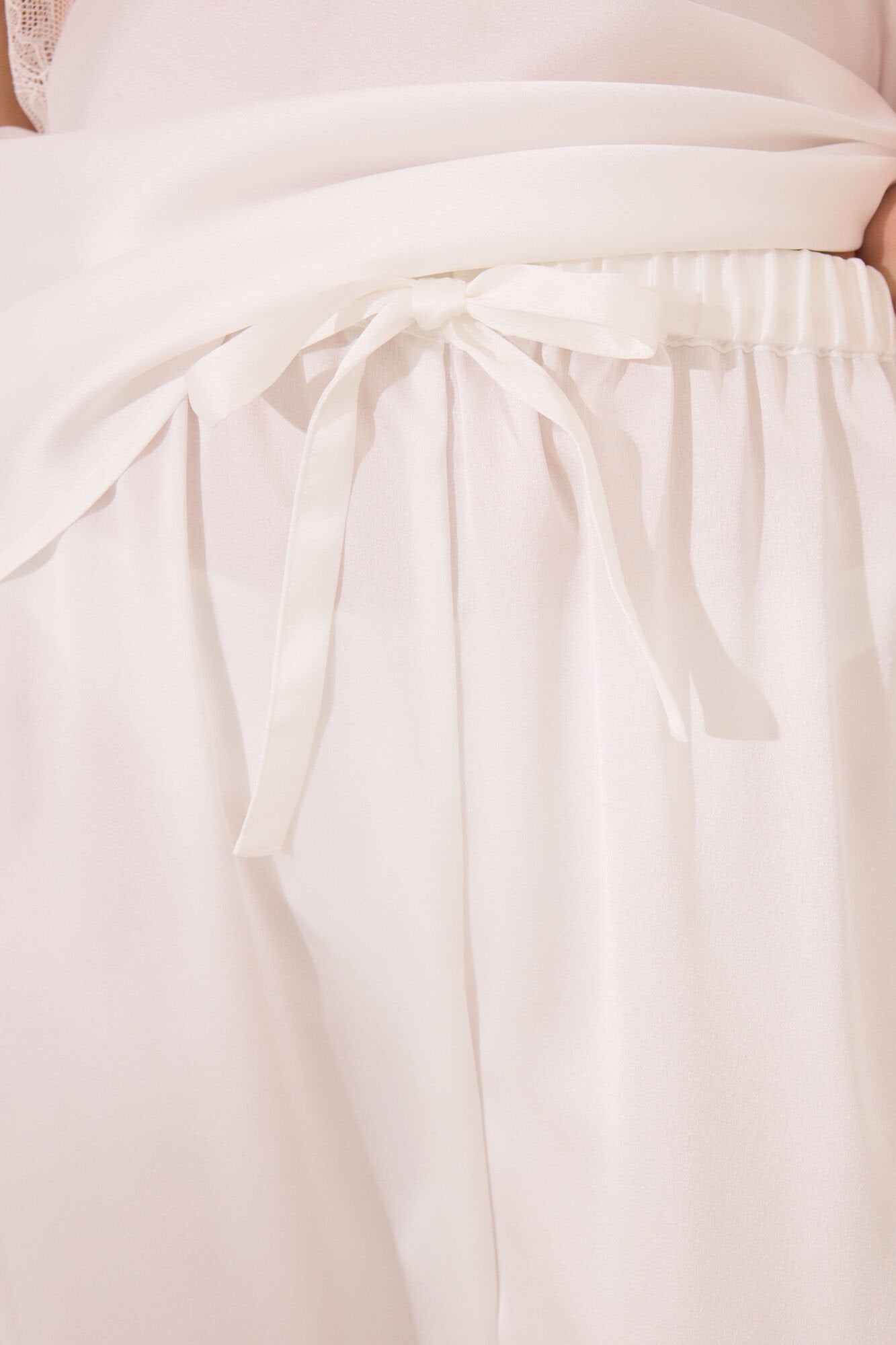 Women Secret_Long Pyjamas Satin and White Lace Pajama Set_2549785_96_07