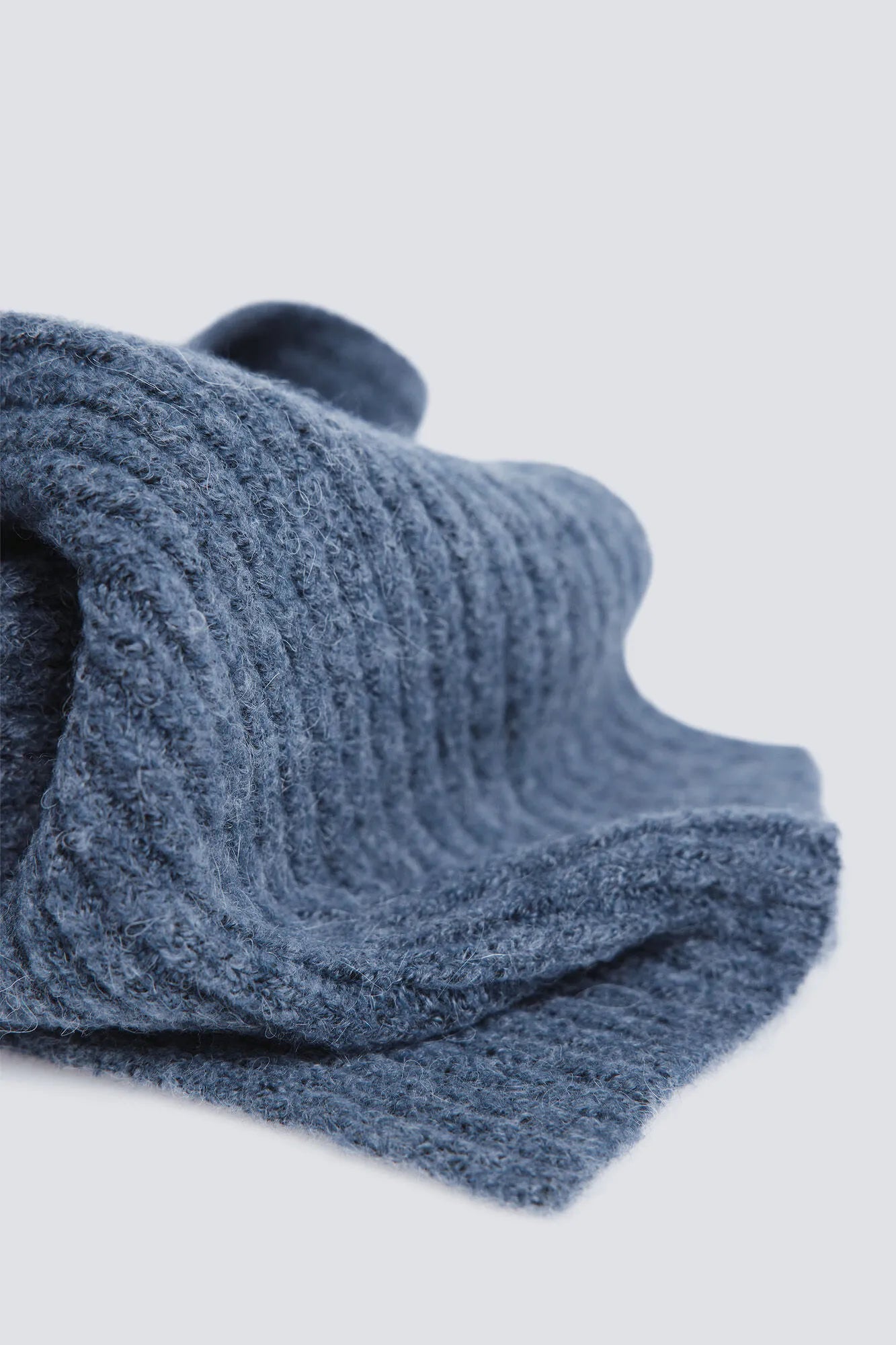 Springfield_Medium Blue_Ribbed Scarf_2842386_14_02