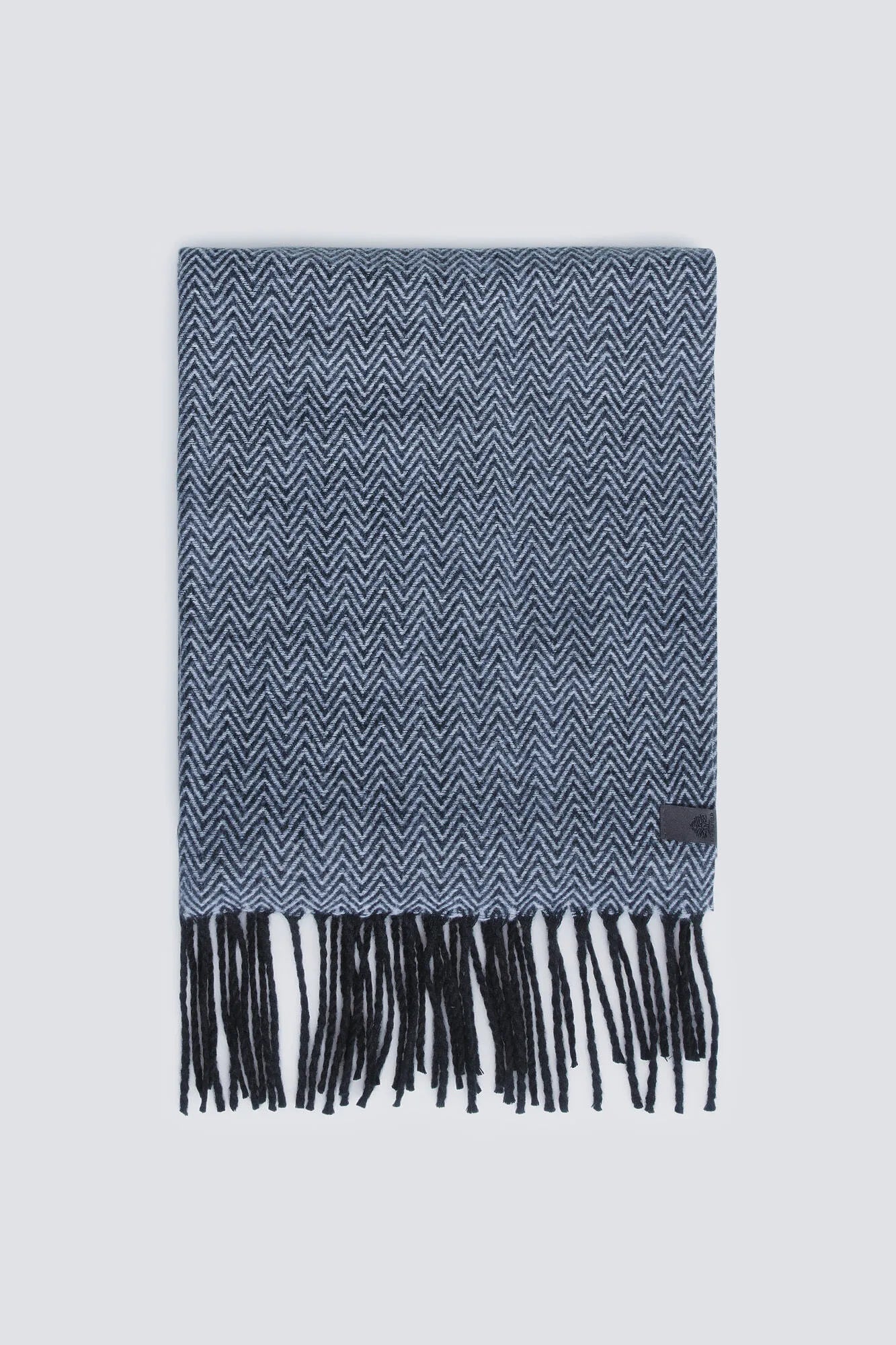 Springfield_Dark Grey_Grey Herringbone Scarf_2842387_43_01