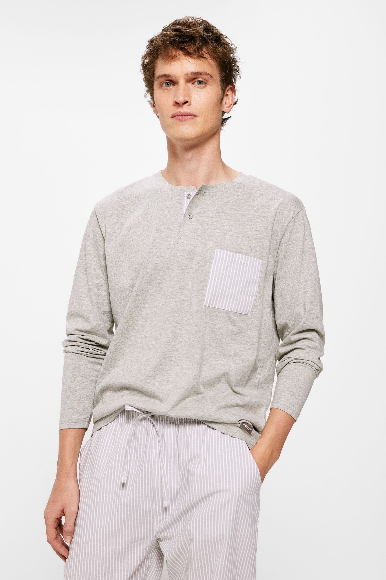 Grey Pajama Set_2927551_44_04