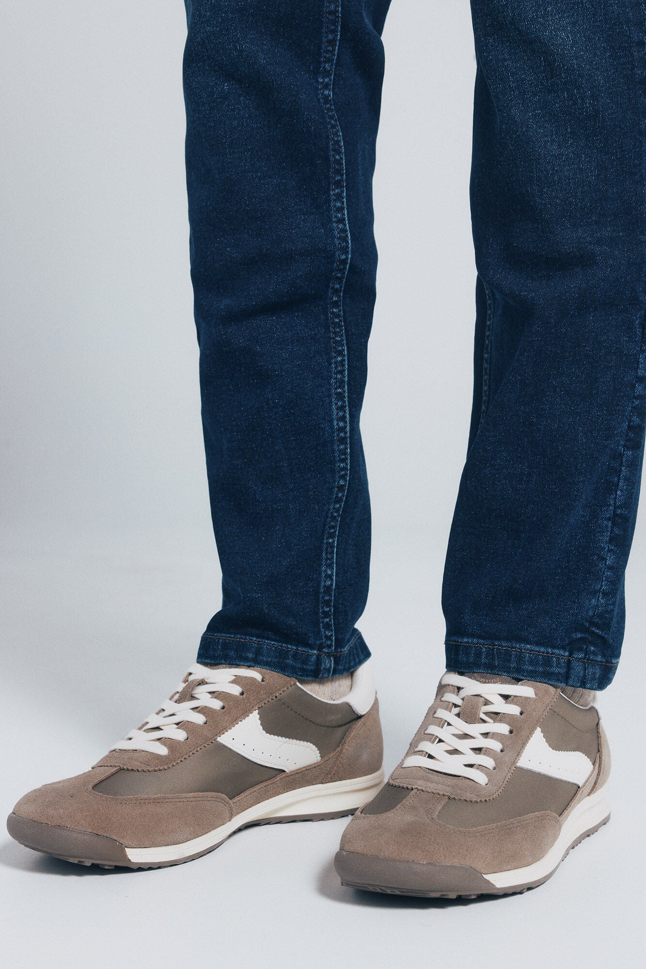 Springfield_Medium_Blue_Retro-Style Leather Sneaker_2992660_12_01