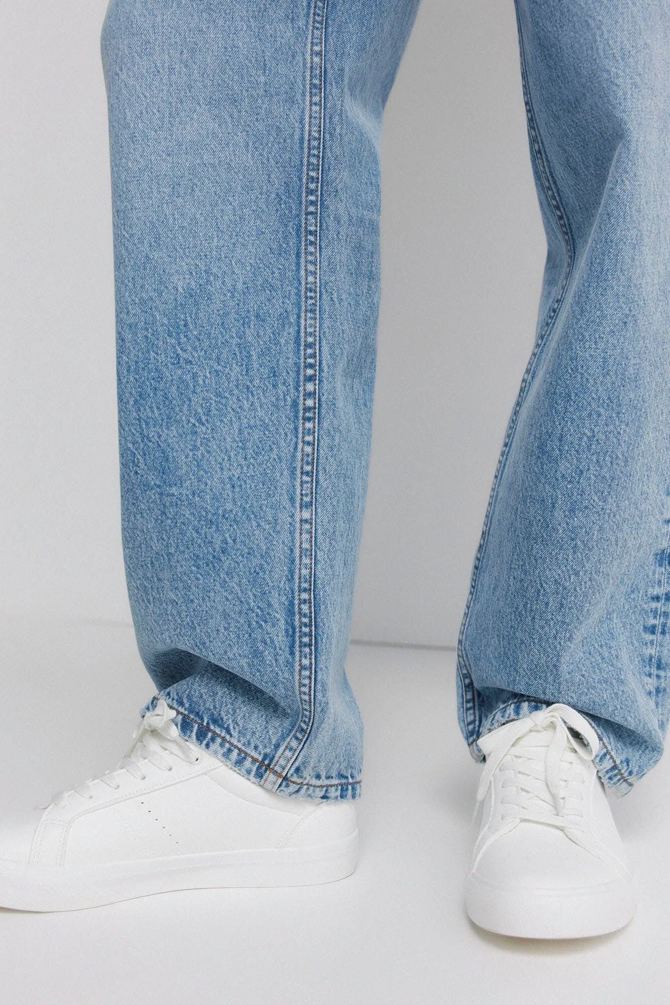 Springfield White Men White Basic Sneaker SKU: 2993187_99 Image 02