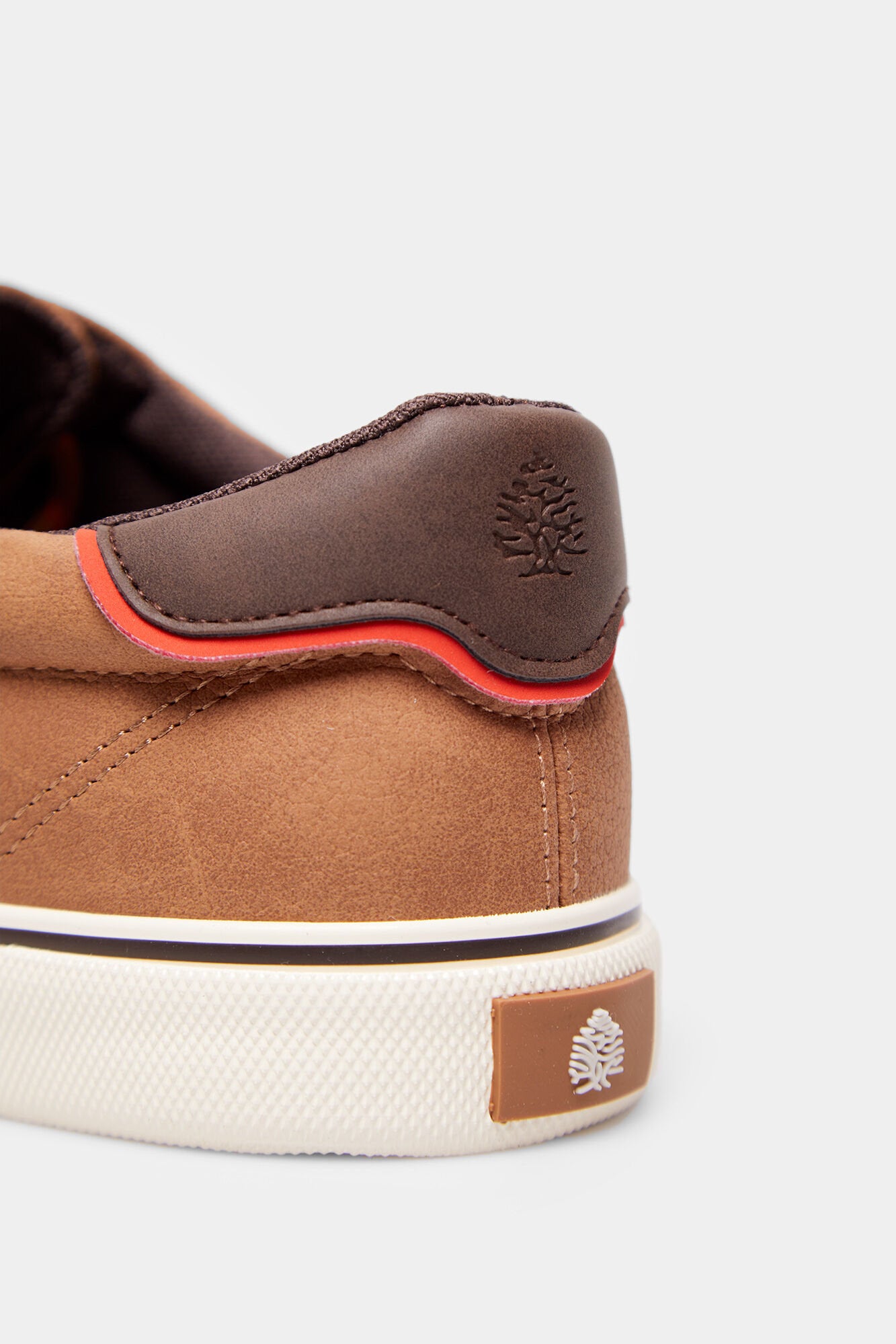 Brown Lace Up Trainers With White Sole_2997586_30_02