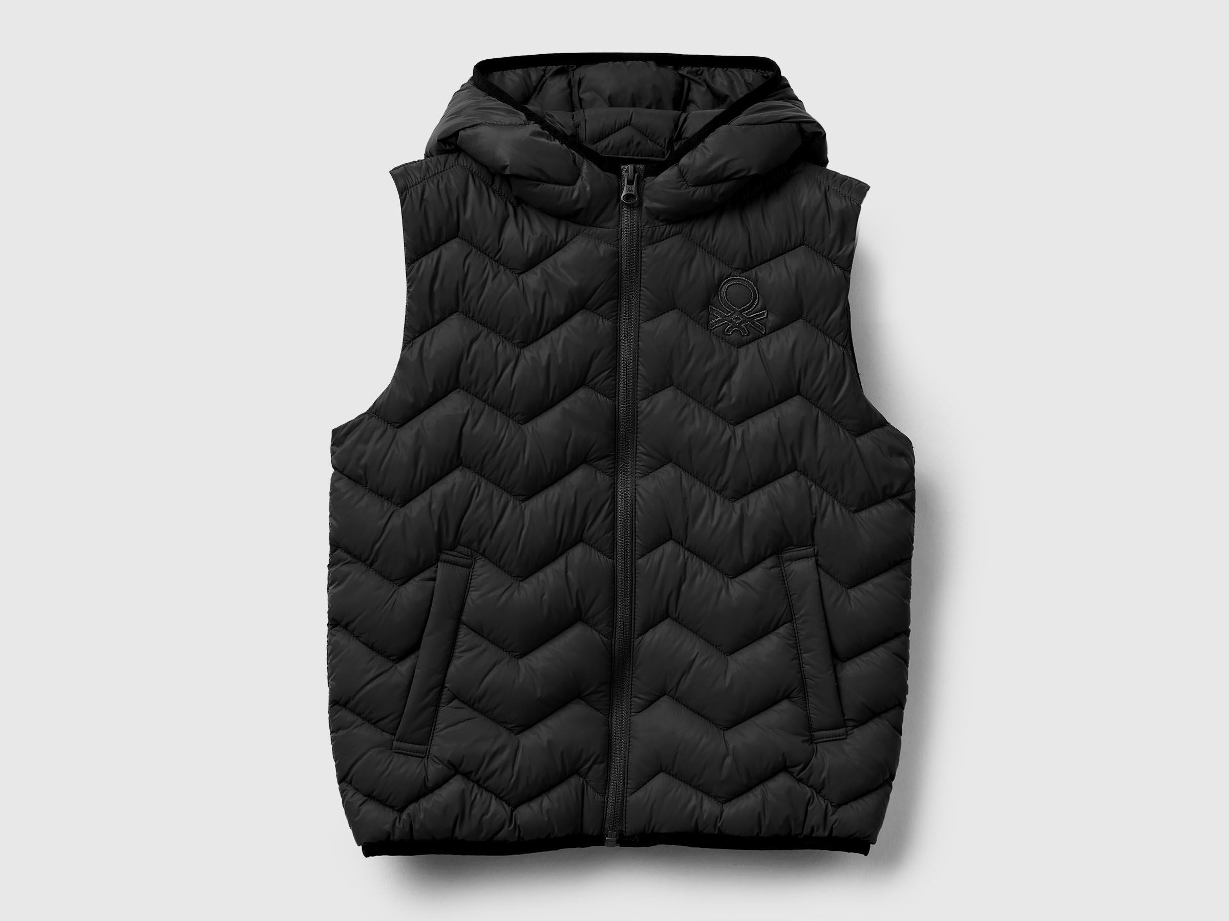 Benetton_Black_Padded Vest with Hood_2TWDCJ00R_100_01