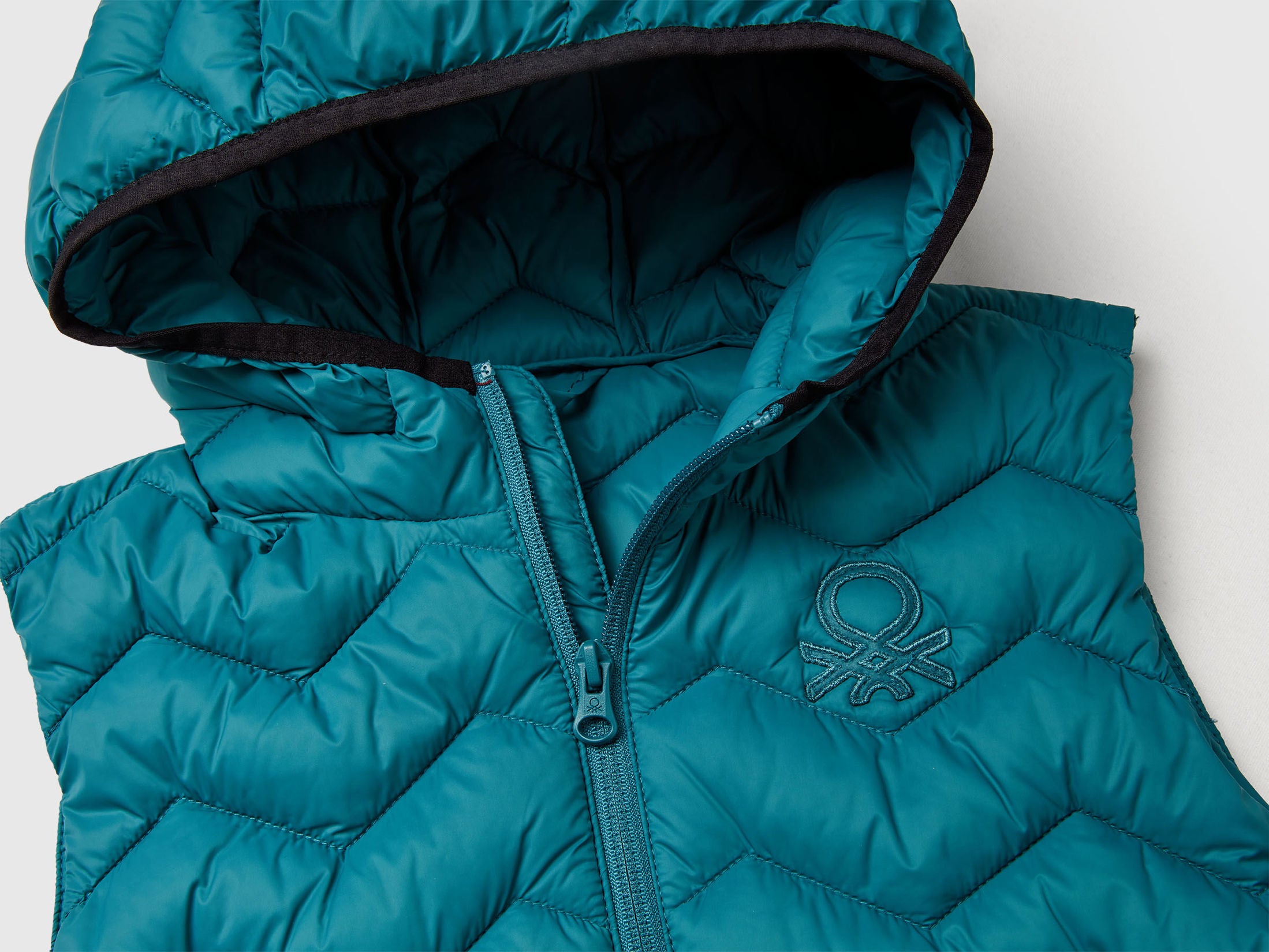 Benetton_Teal_Padded Vest with Hood_2TWDCJ00R_3C5_03