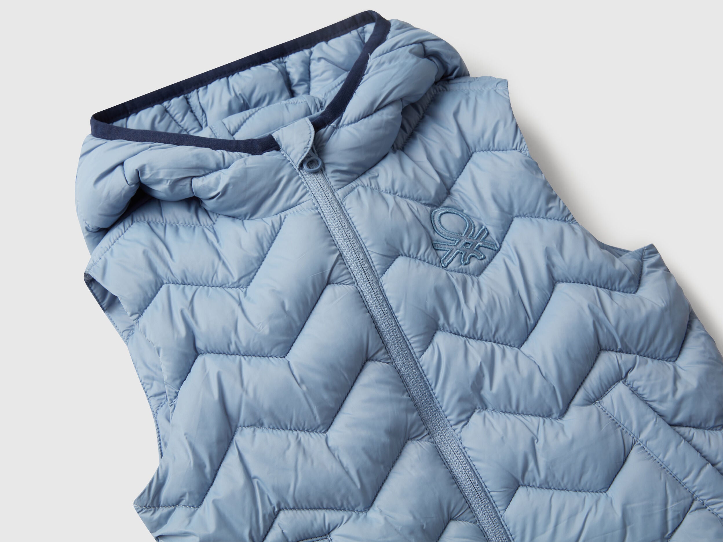 Benetton_Light Blue_Padded Vest with Hood_2TWDGJ00G_0W2_03