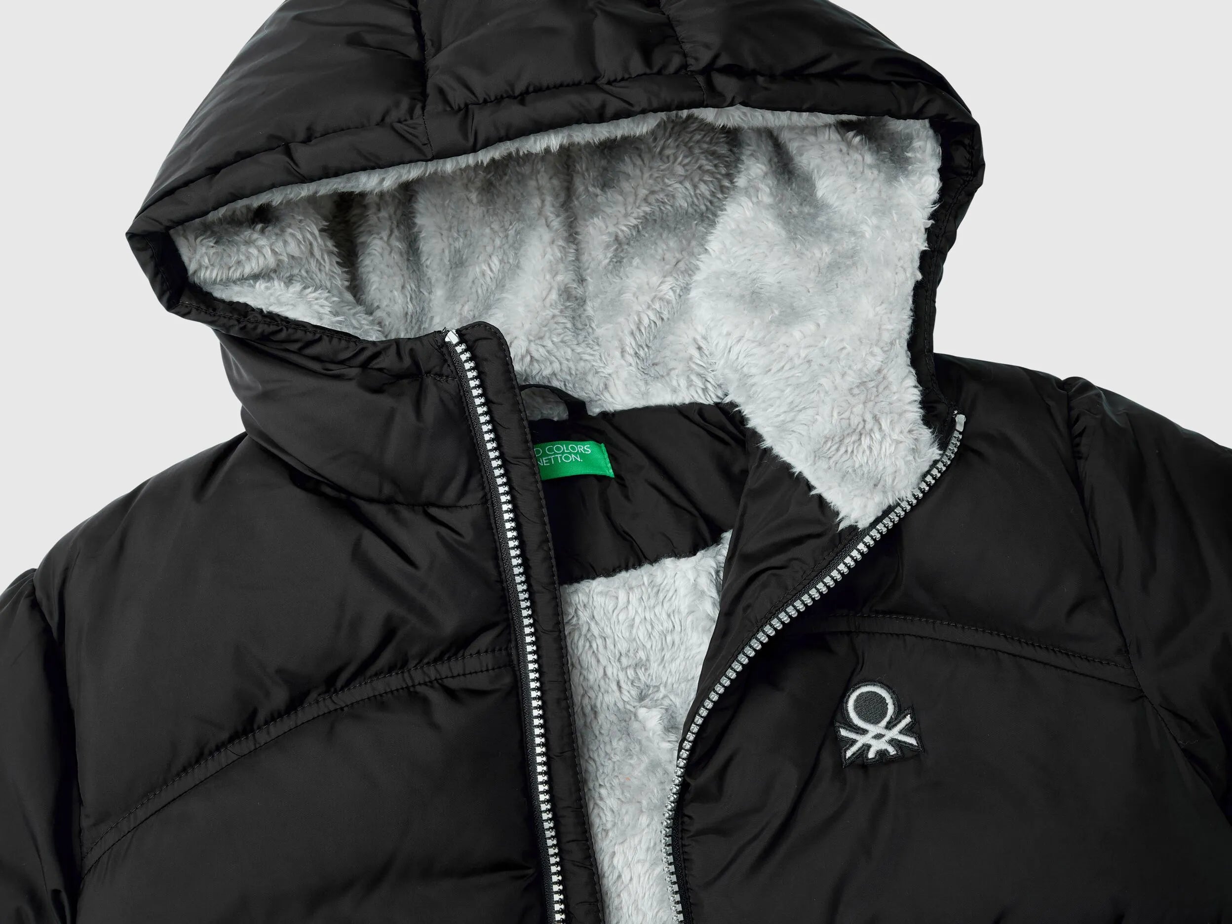 Benetton_Black_Padded Jacket with Teddy Interior_2WU0CN05I_100_03