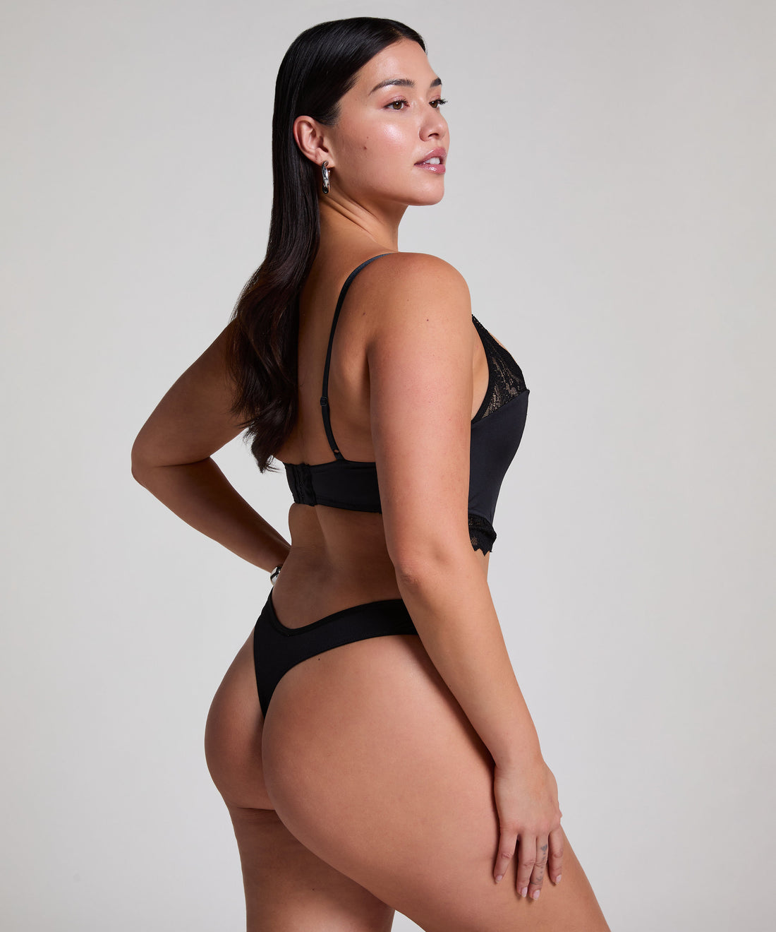 Hunkemoller_Bronte Bralette - Black_300910_Caviar_08