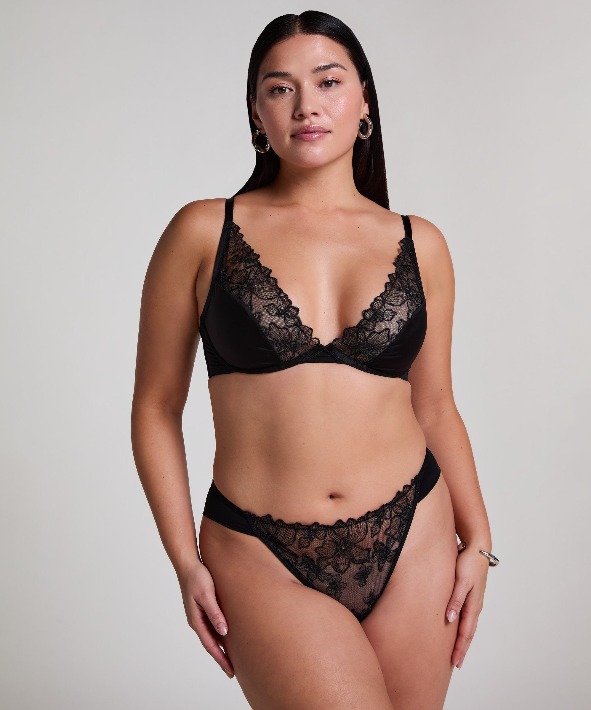 Hunkemoller_Jemima Brazilian_301076_Caviar_04