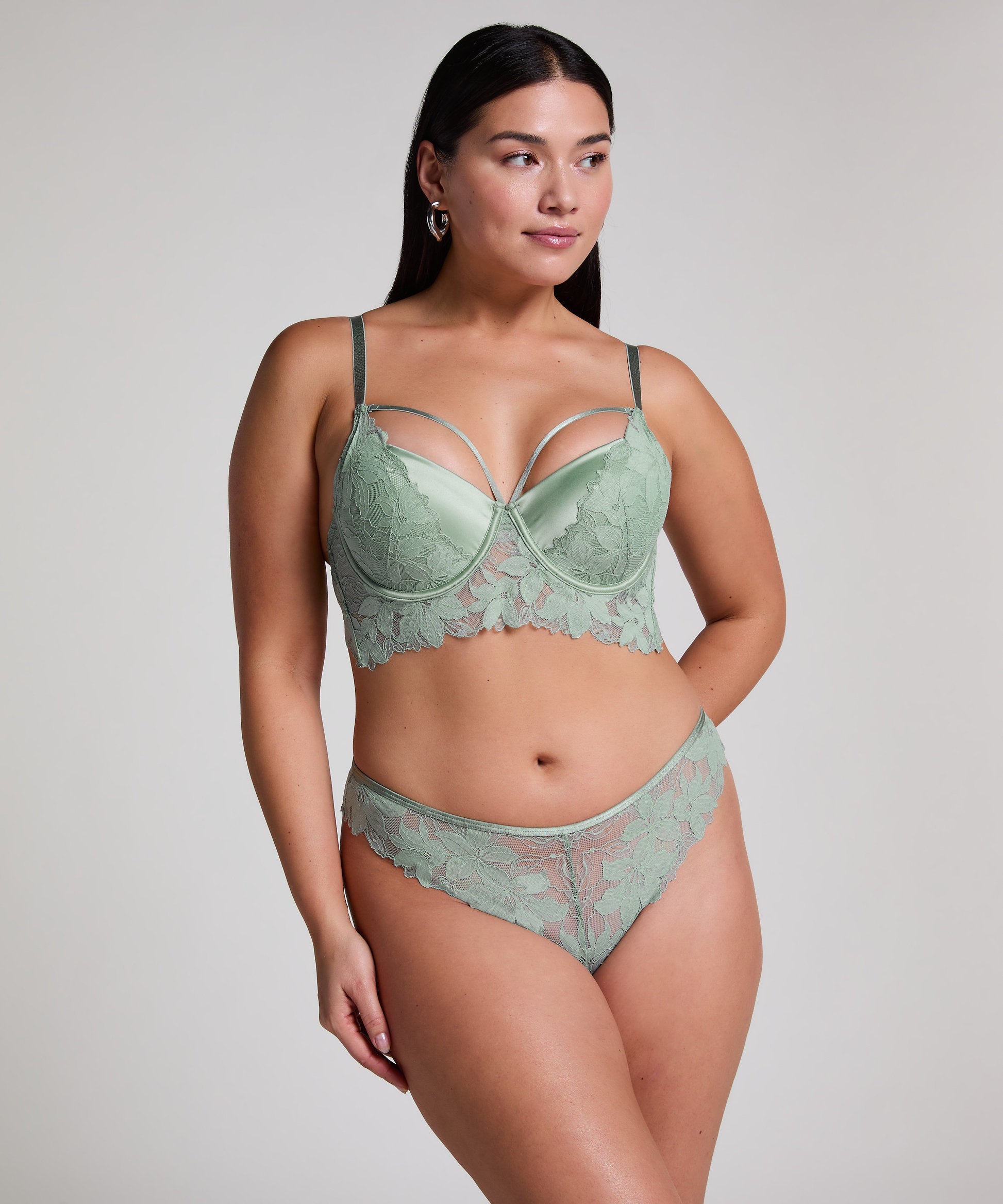 Hunkemoller_Ingrid Padded Underwired Longline Bra in Different Cup Sizes_301132_Iceberg Green_05