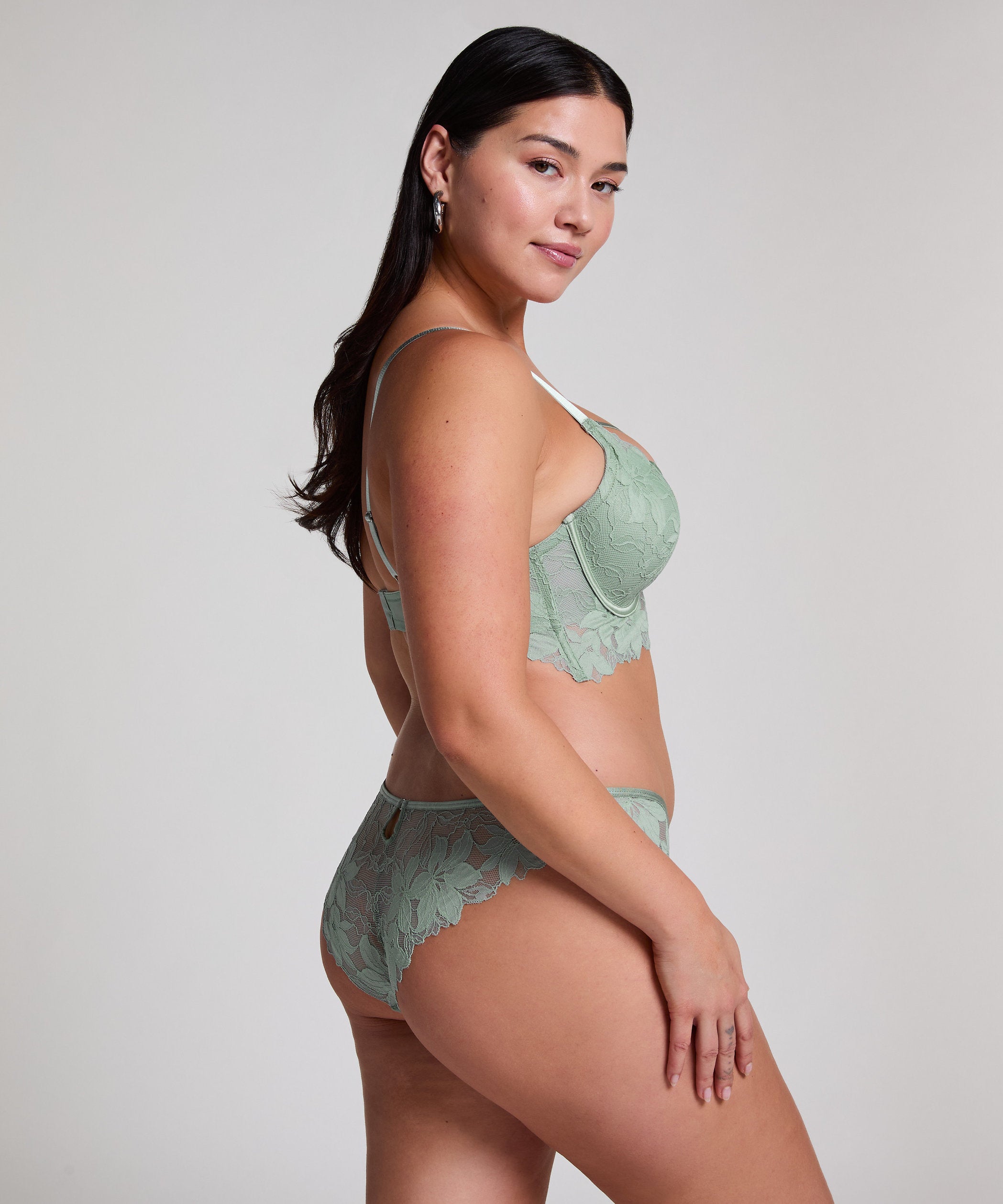 Hunkemoller_Ingrid Padded Underwired Longline Bra in Different Cup Sizes_301132_Iceberg Green_06