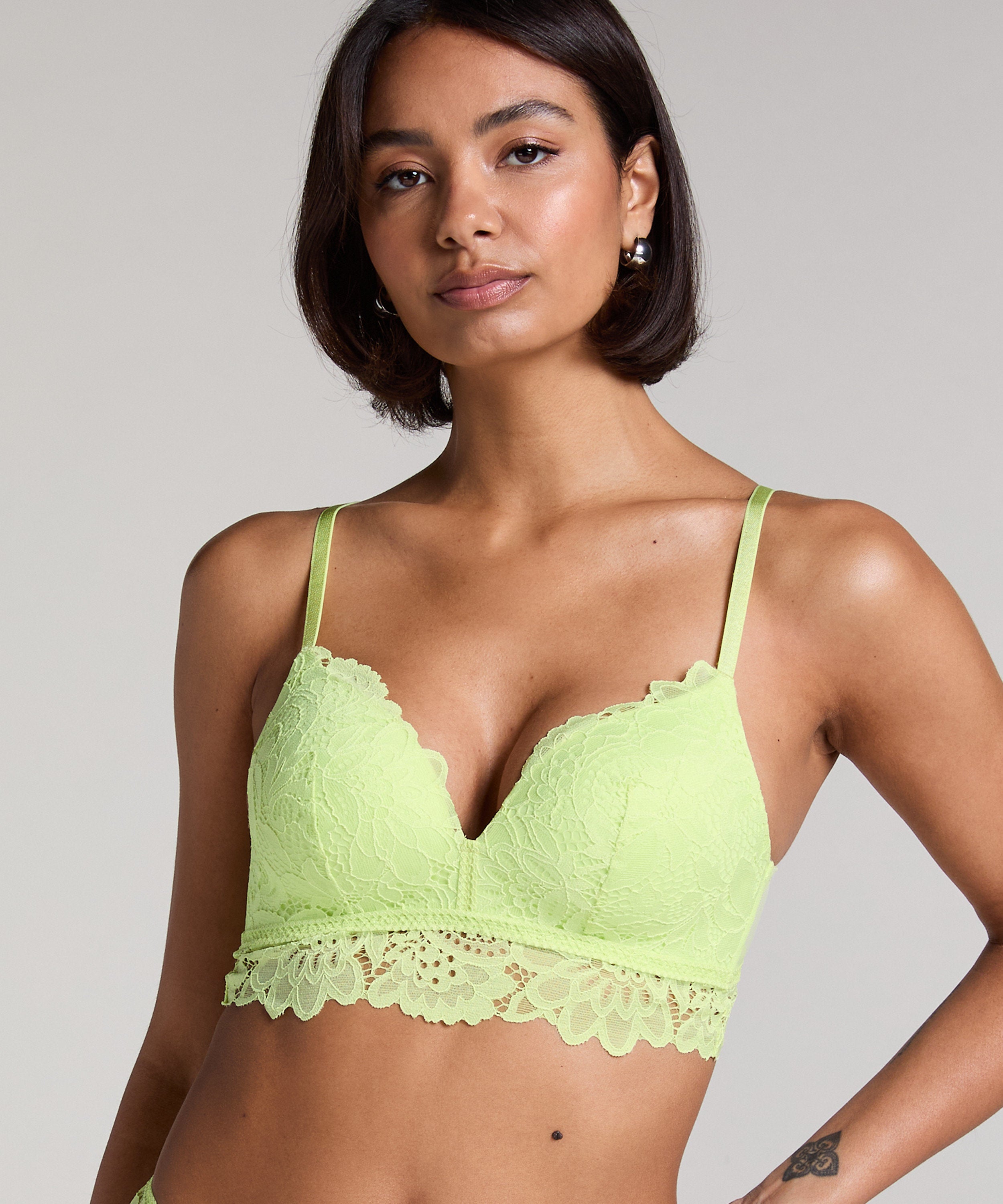 Hunkemoller_Shiloh Padded Longline Non-Underwired Bra in Different Cup Sizes_301387_Shadow Lime_02