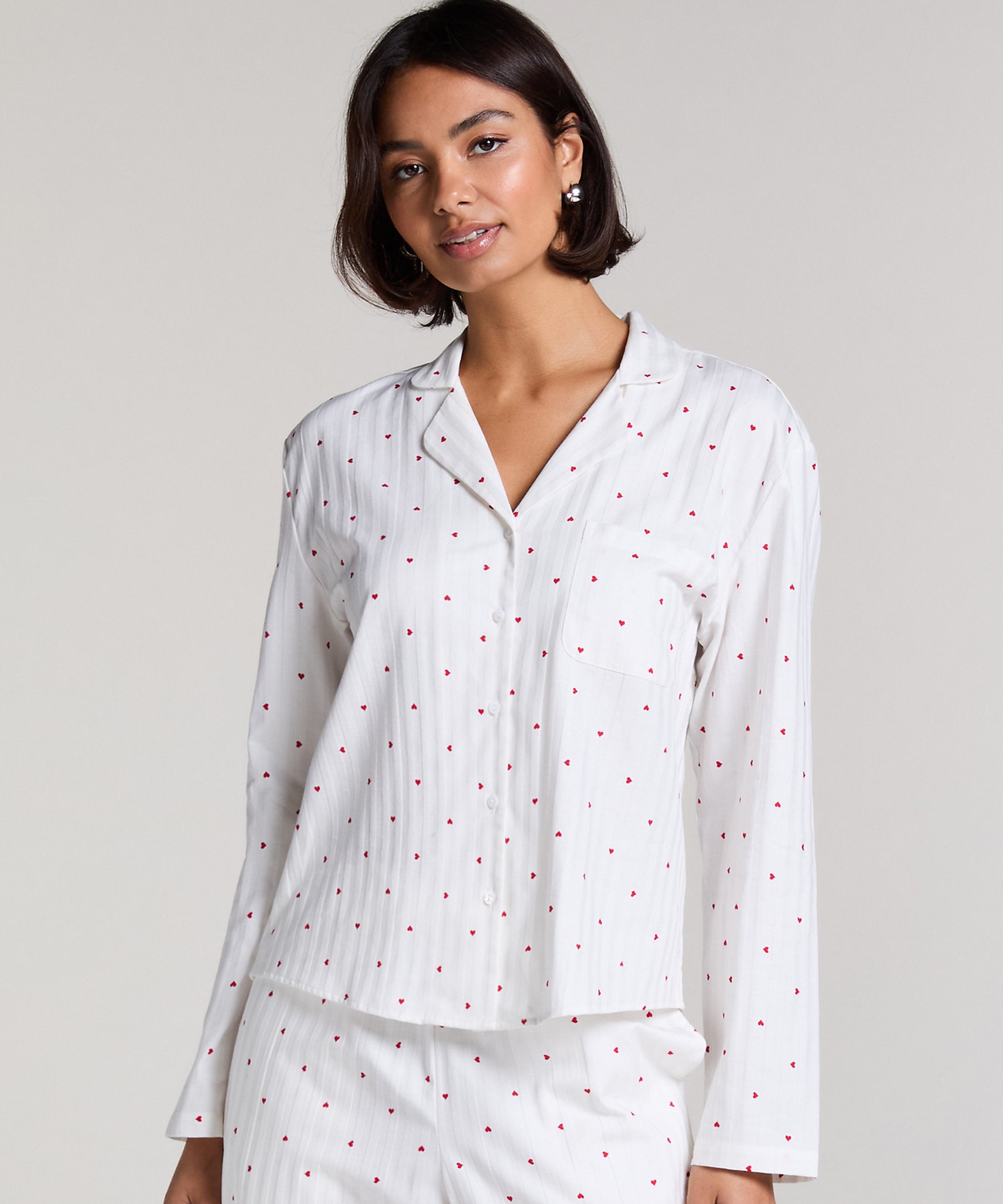 Hunkemoller_Jacquard Hearts Jacket Longsleeve - White_301436_Gardenia_01