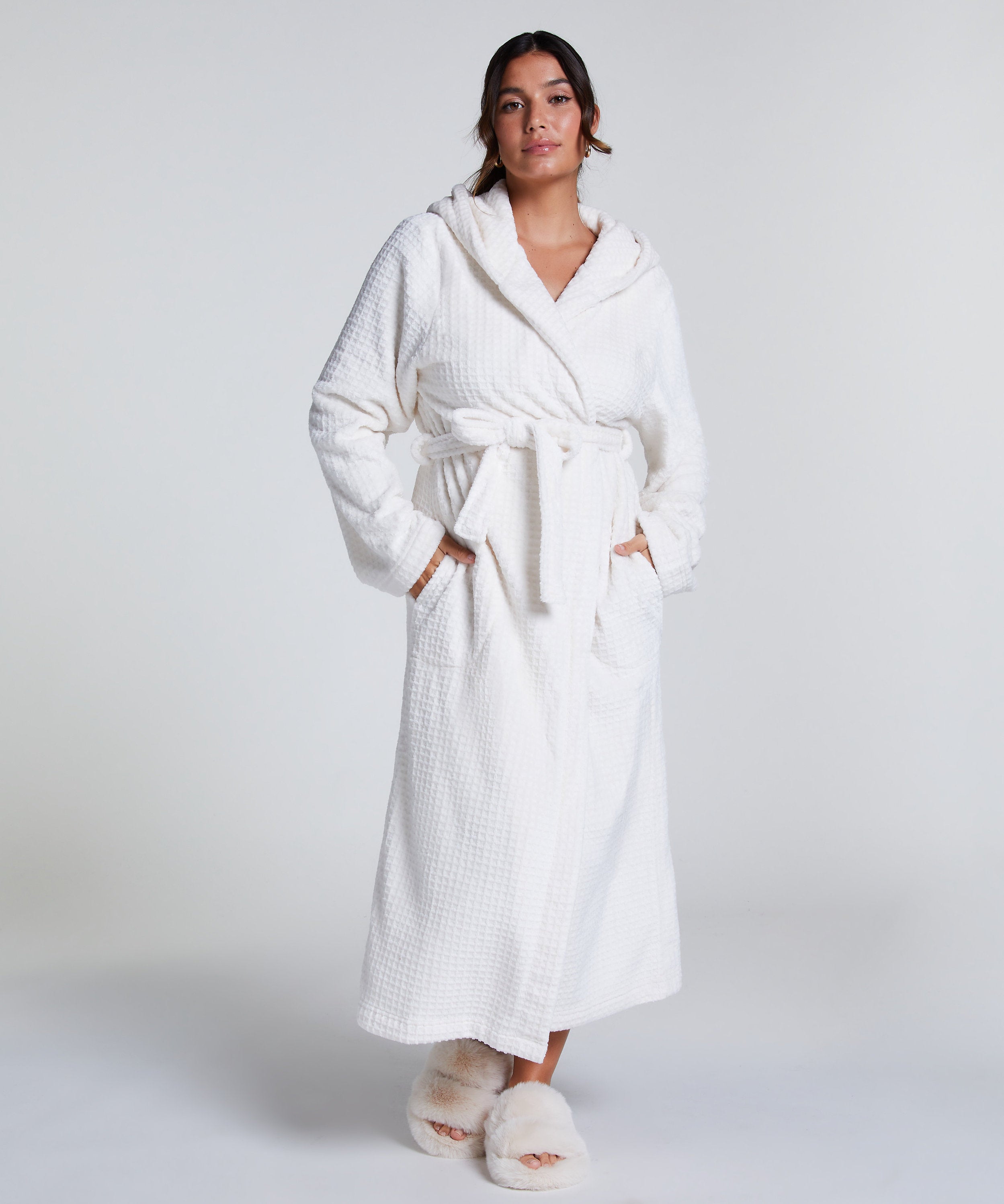 Hunkemoller_Waffle Bathrobe - White_301439_White Alyssum_01