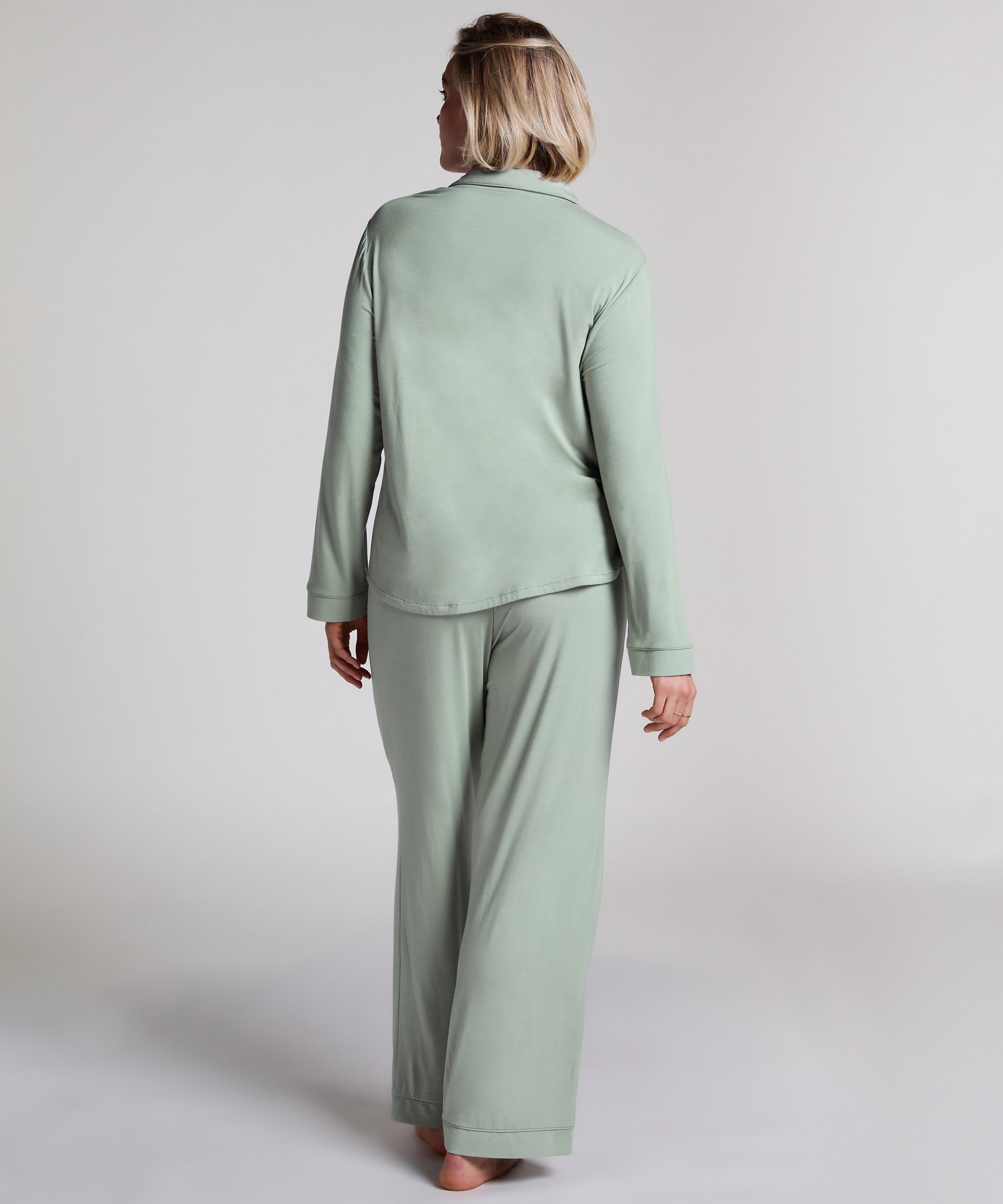 Hunkemoller_Essential Jersey Pants_301470_Iceberg Green_05
