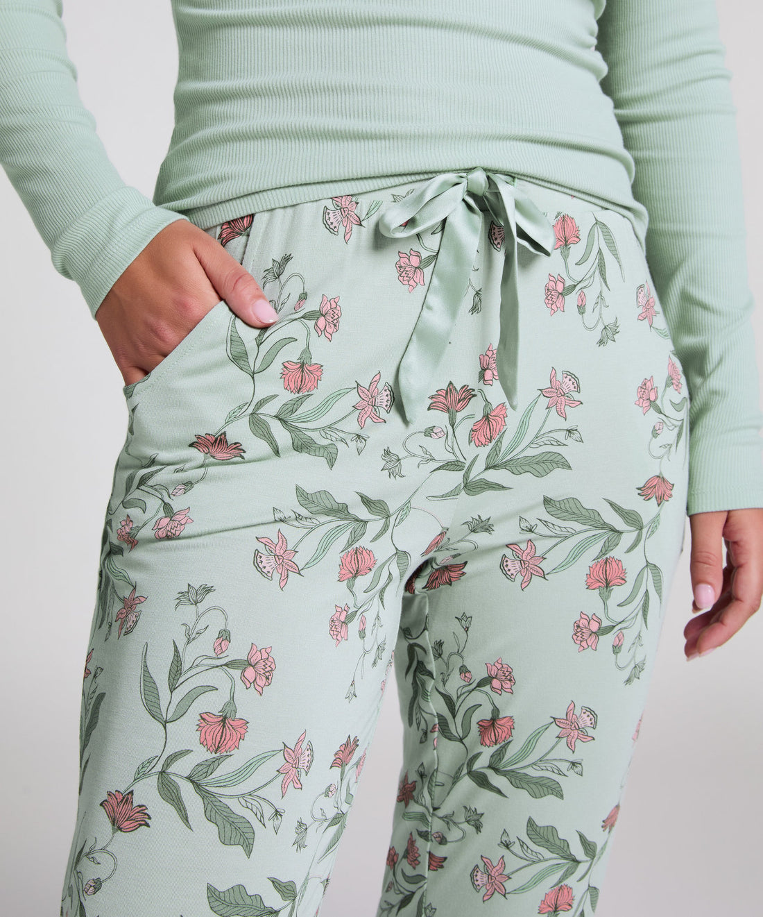 Hunkemoller_Jersey Pyjama Pants_301502_Hkm Green_02