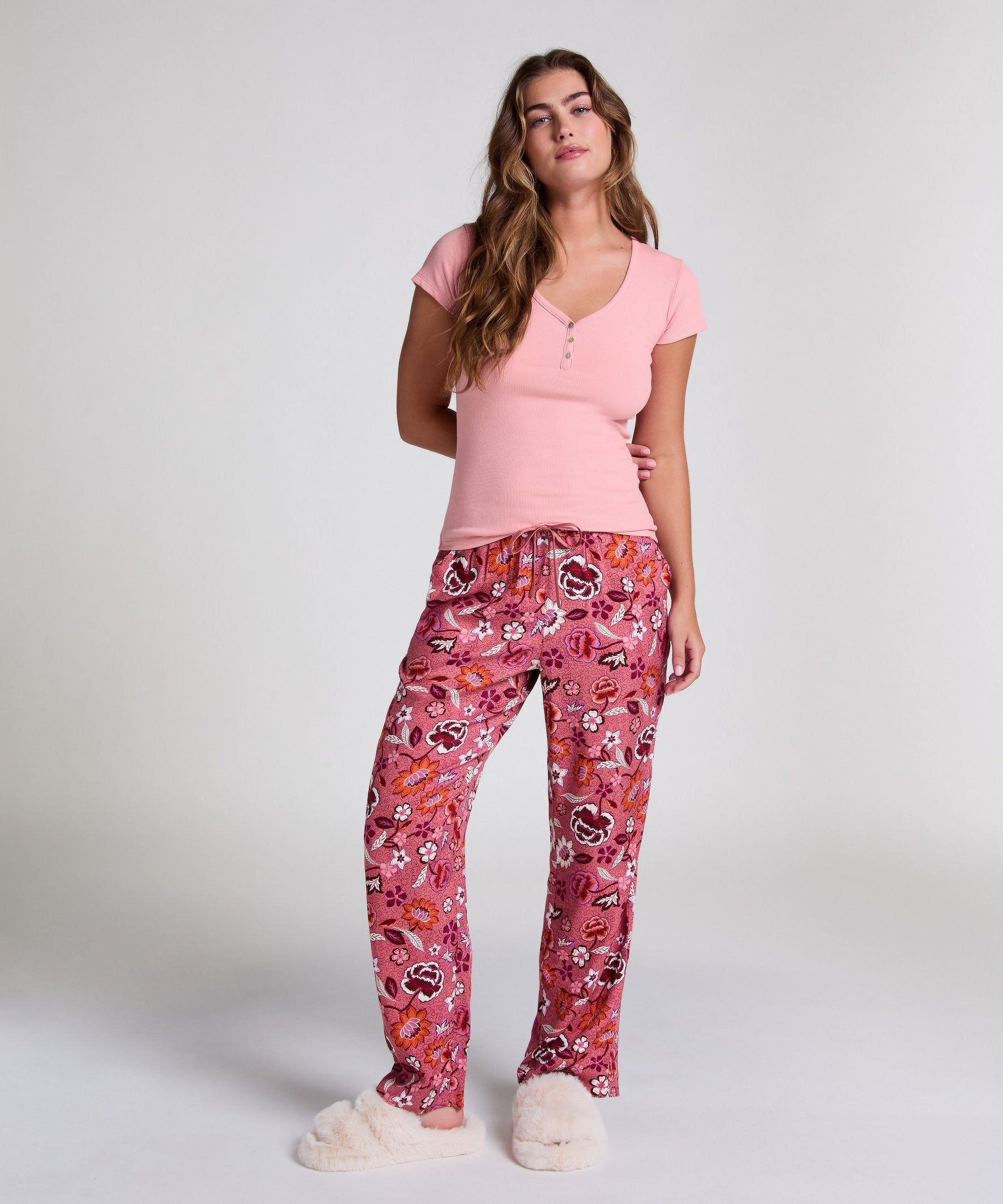Hunkemoller_Henley Short Sleeved Pyjama Top_301512_Bridal Rose_03