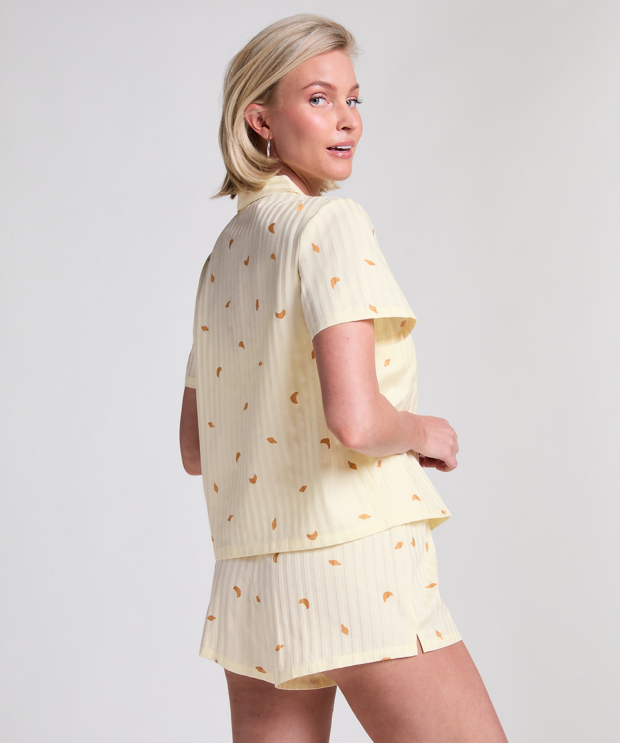 Hunkemoller_Cotton Shorts_301517_Hkm Yellow_03