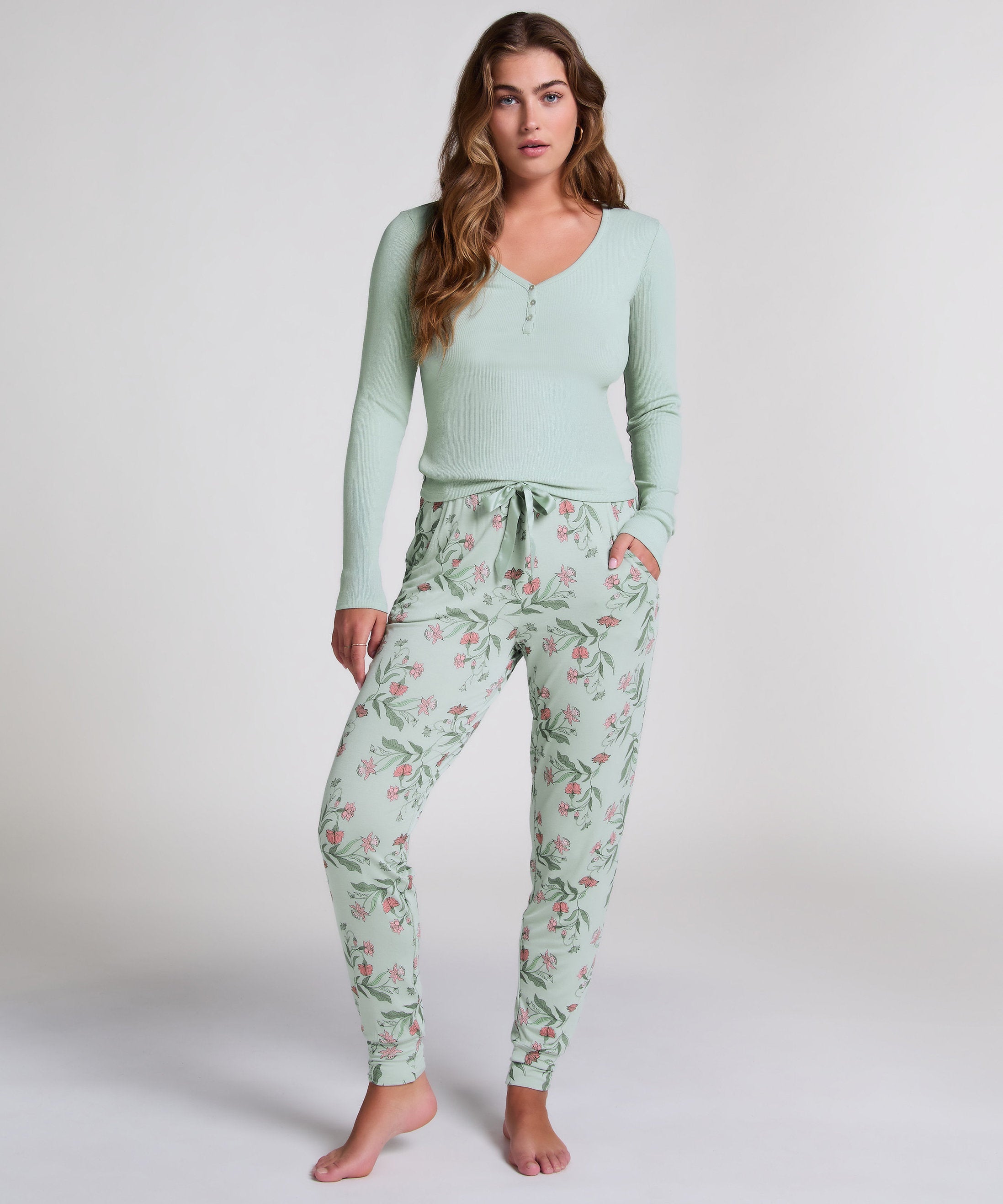 Hunkemoller_Long-Sleeved Pyjama Top_301522_Jadeite_03