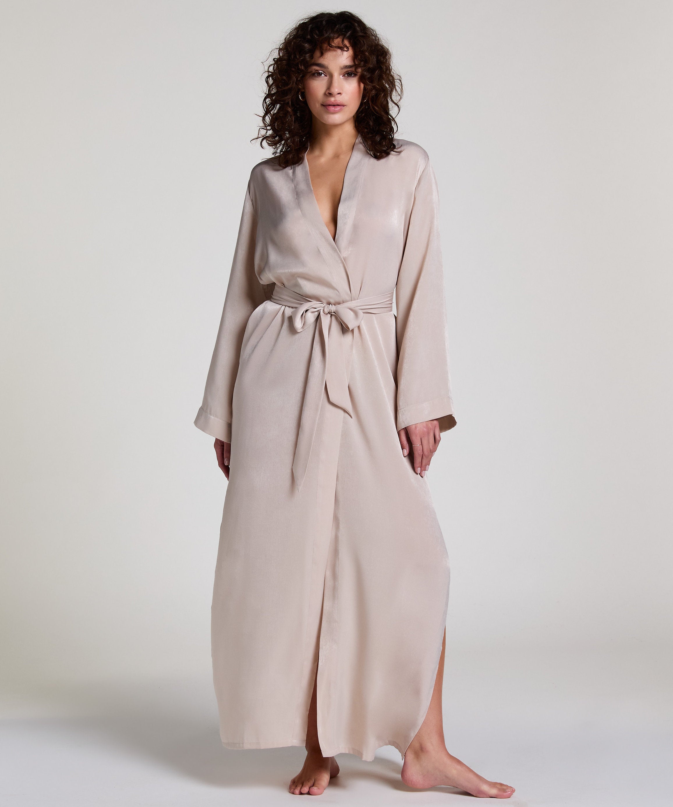 Hunkemoller_Satin Kimono - Beige_301651_Light Taupe_01