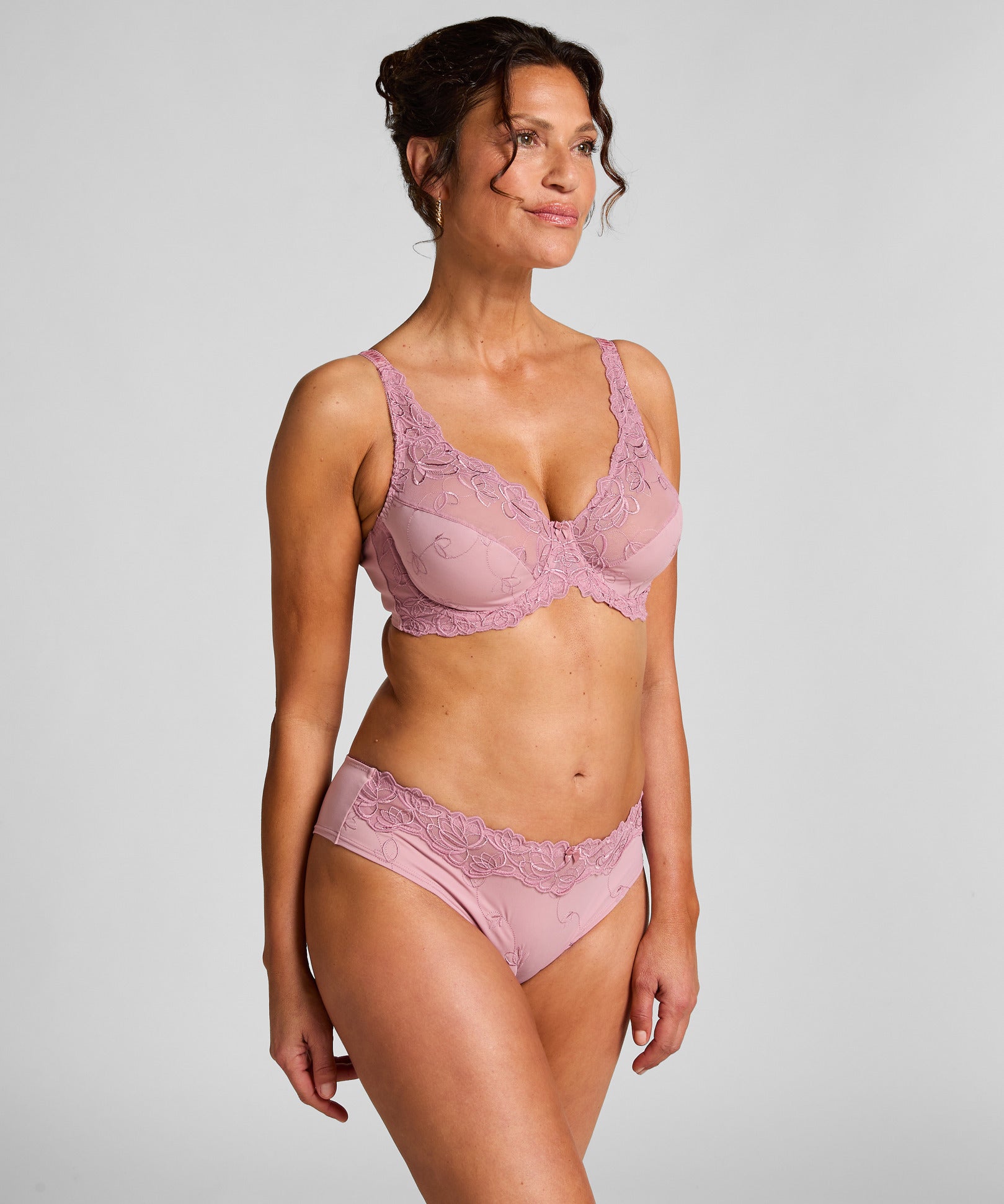 Hunkemoller_Lilas_Brazilian Diva_301838_Lilas_04
