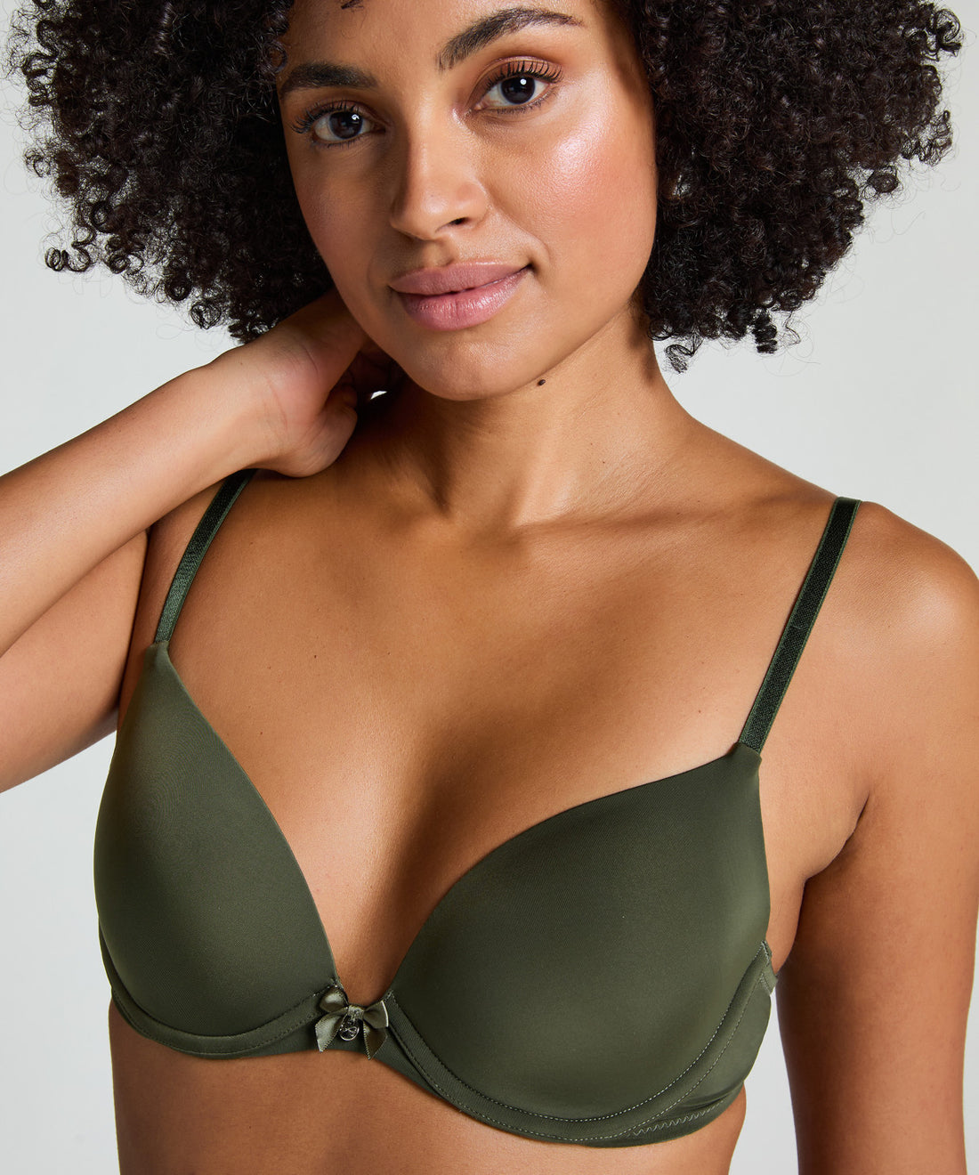 Hunkemoller_Deep Depths_Plunge Padded Underwired Bra in Different Cup Sizes_301849_Deep Depths_02