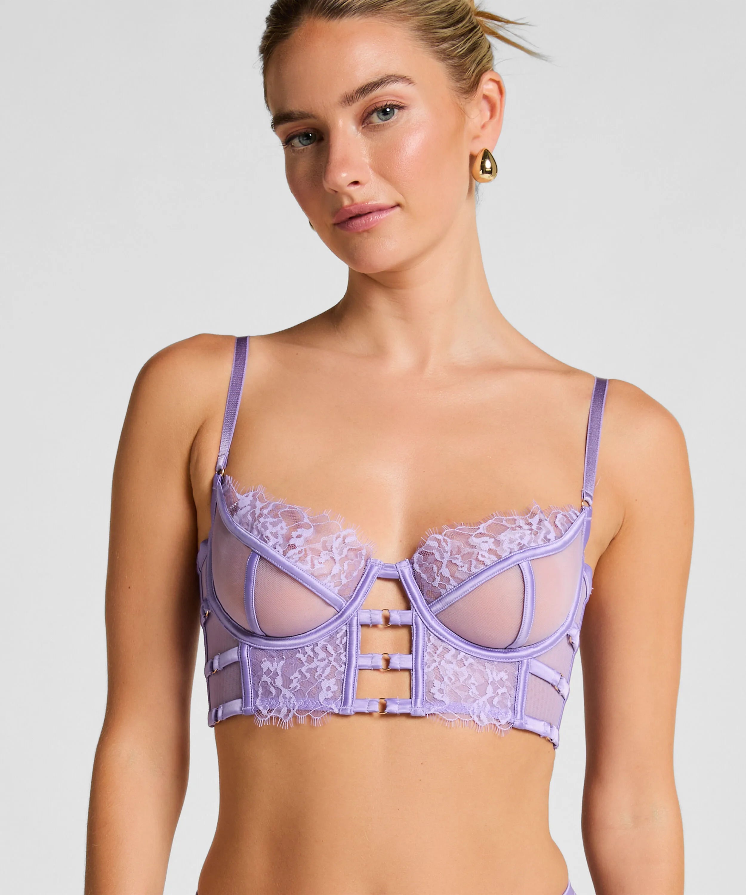 Hunkemoller_Purple_Nienke Non-Padded Underwired Longline Bra in Different Cup Sizes_302369_Bougainvillea_01