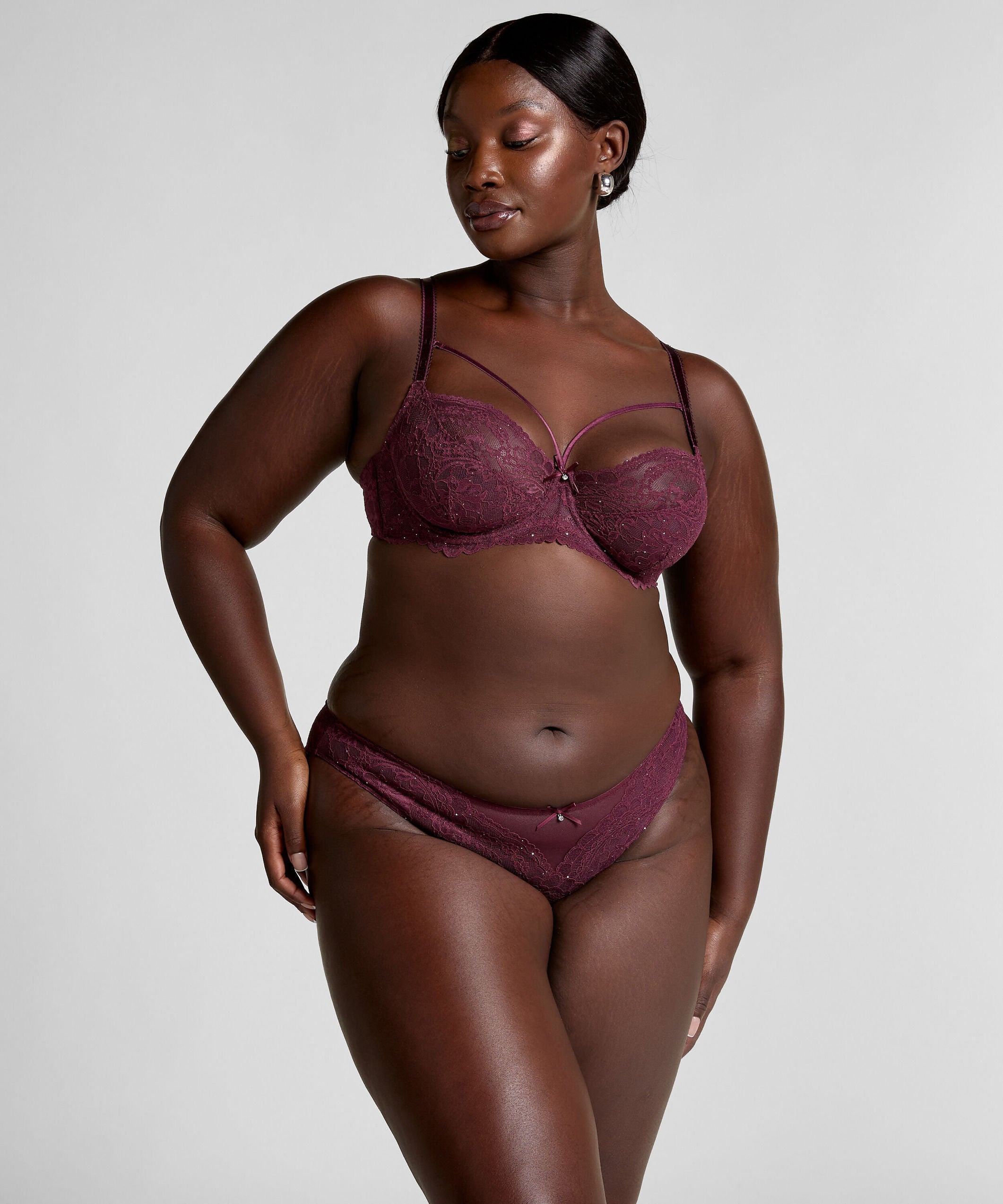 Hunkemoller_Zinfandel_Isadora Brazilian_302411_Zinfandel_01