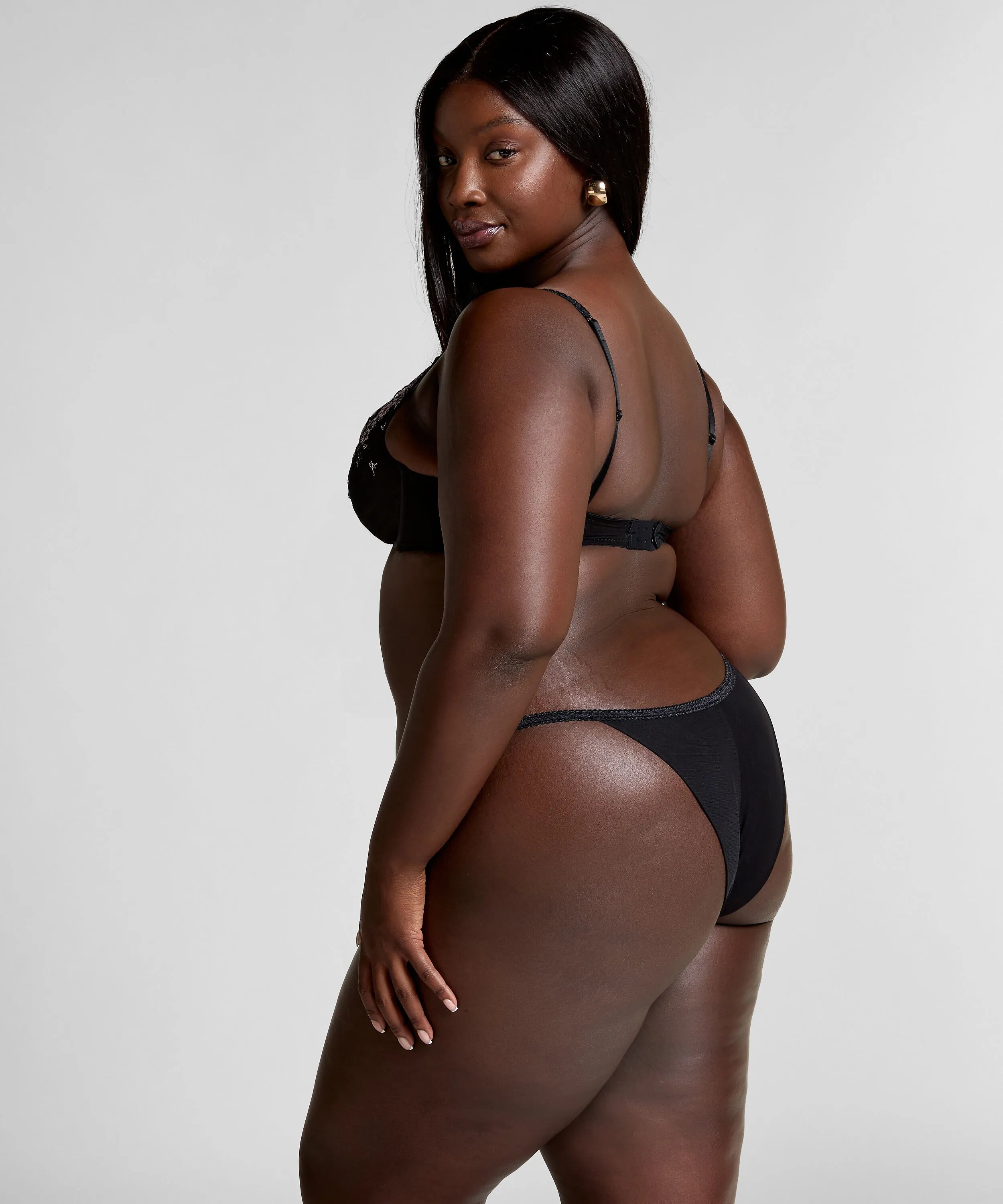 Hunkemoller_Black_Chloe Brazilian_302418_Caviar_05