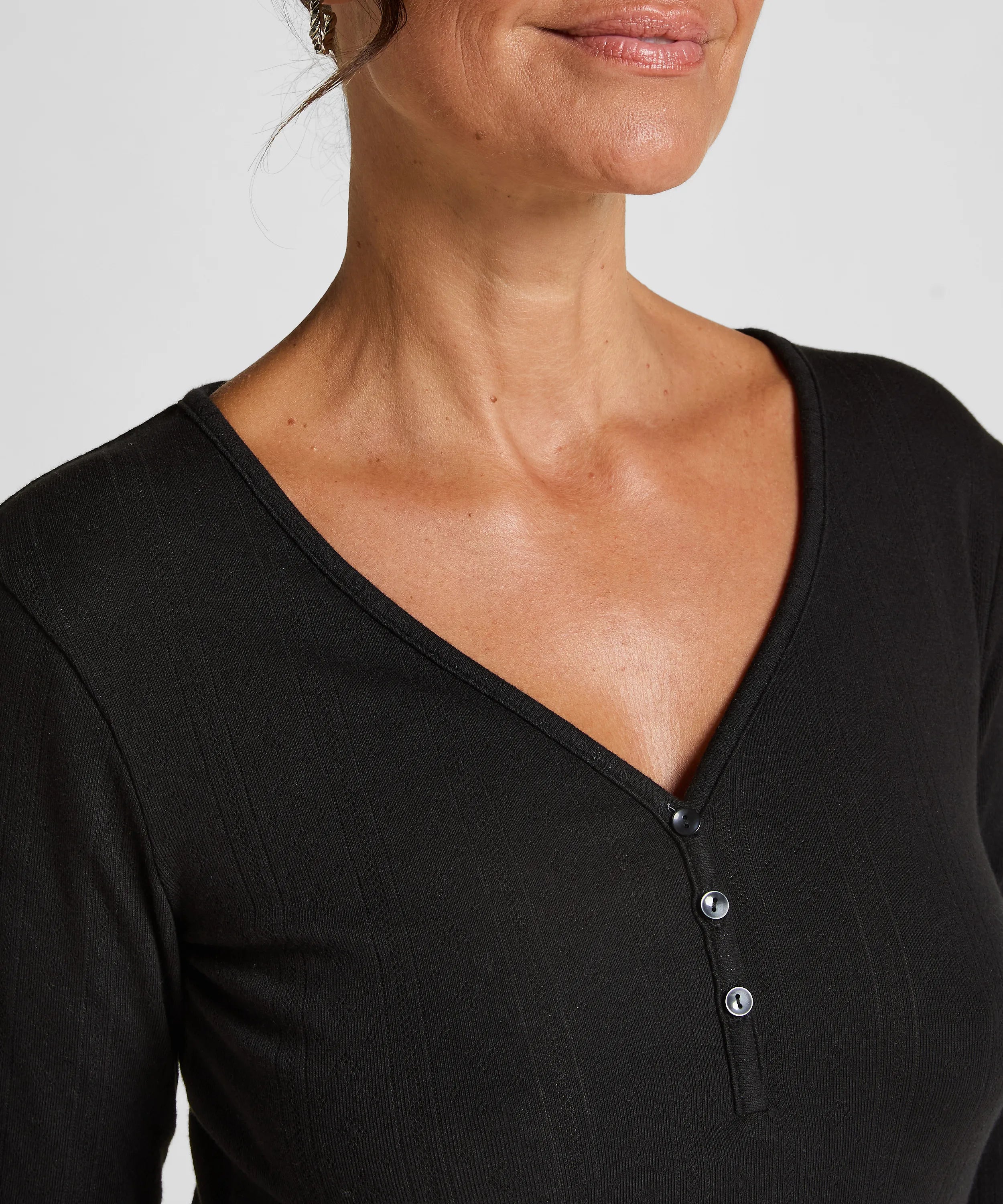 Hunkemoller_Black_Longsleeved Pyjama Top Henley_302713_Black_02
