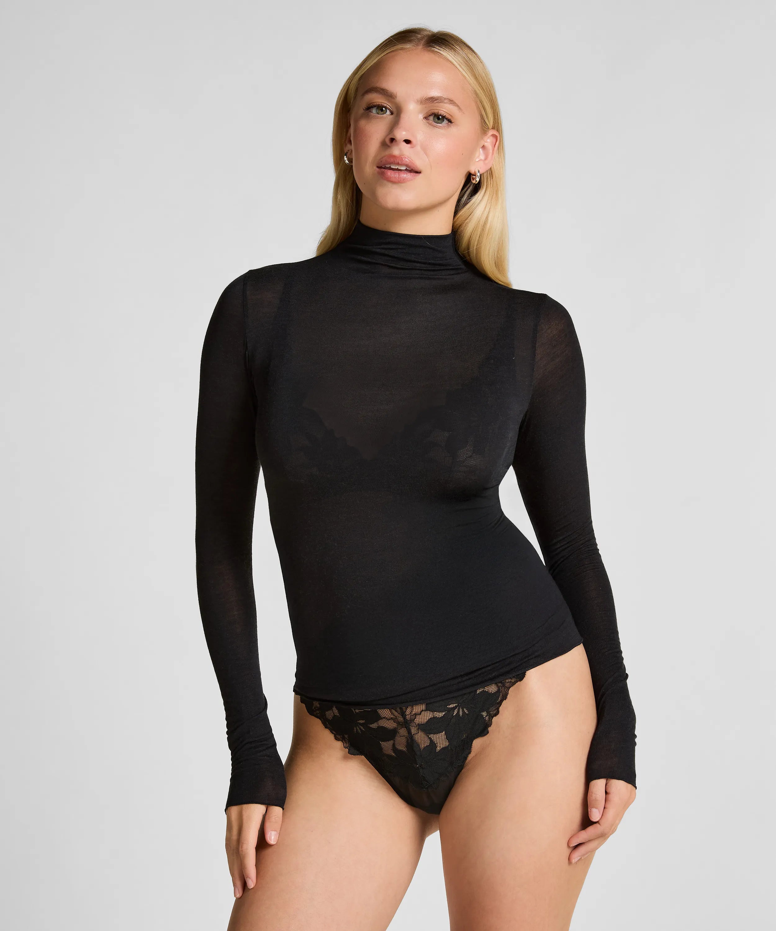 Hunkemoller_Black_super soft Turtleneck shirt with Cashmere_302811_Black_01