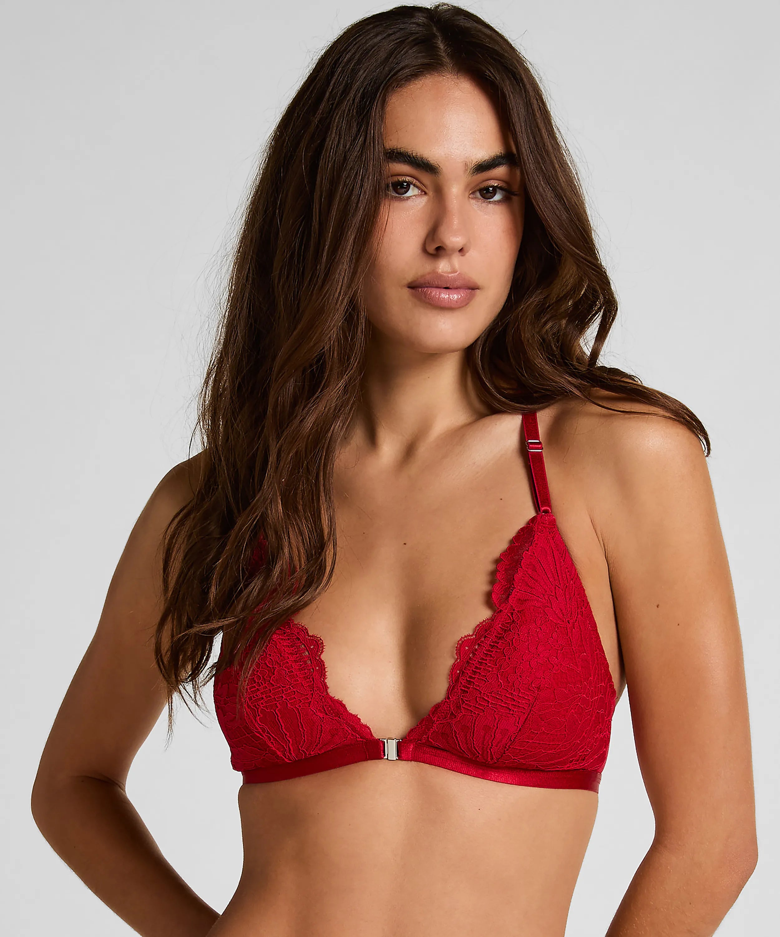 Hunkemoller_Red_Whitney Triangle Bralette_303328_Chili Pepper_01