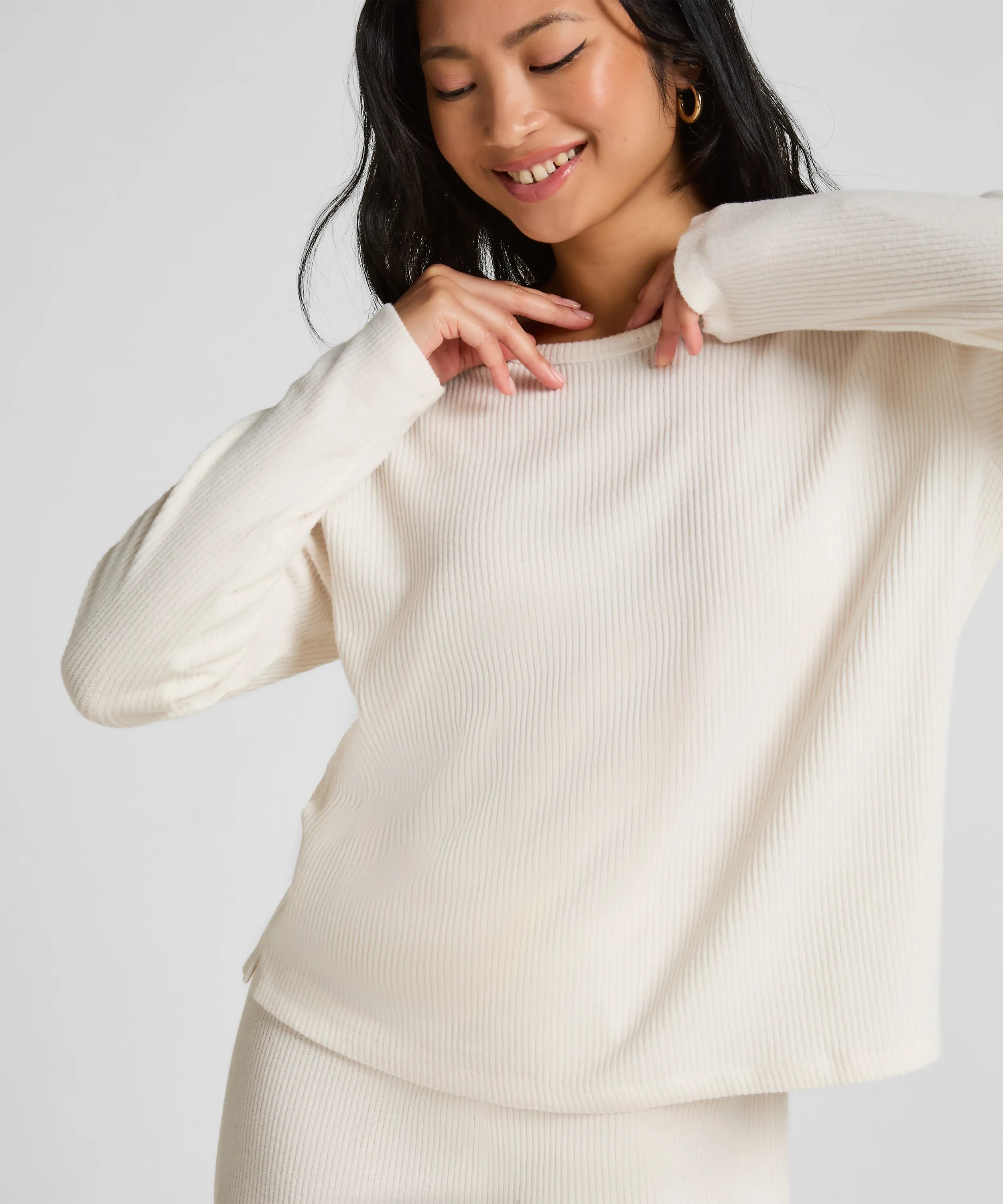 Hunkemoller_White_Jersey Long-Sleeved Pyjama Top_303579_Gardenia_02
