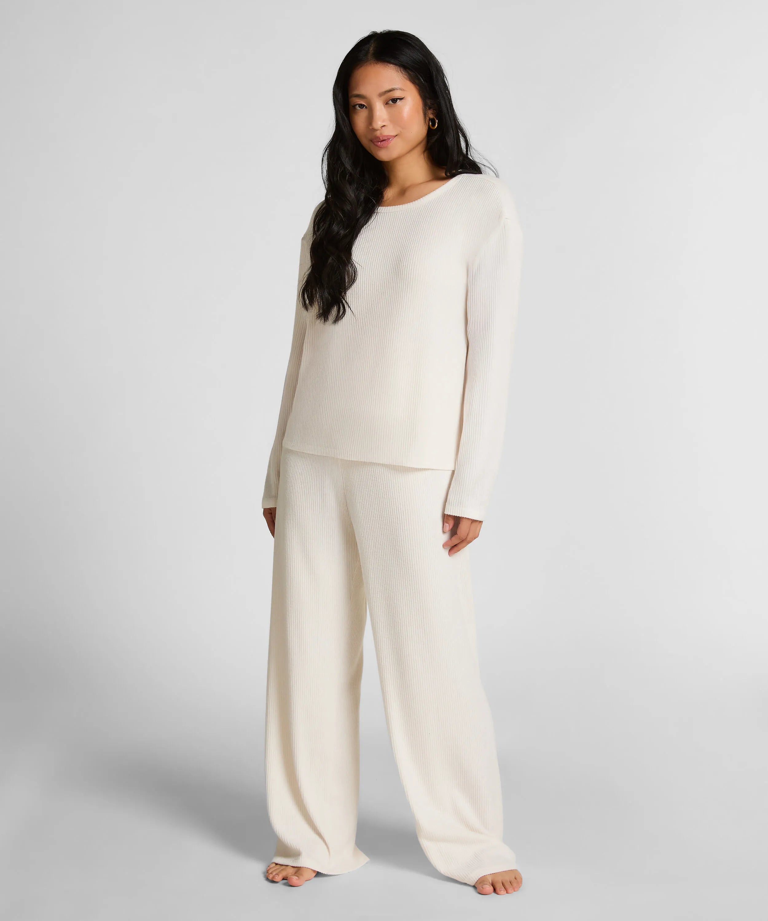 Hunkemoller_White_Jersey Long-Sleeved Pyjama Top_303579_Gardenia_03