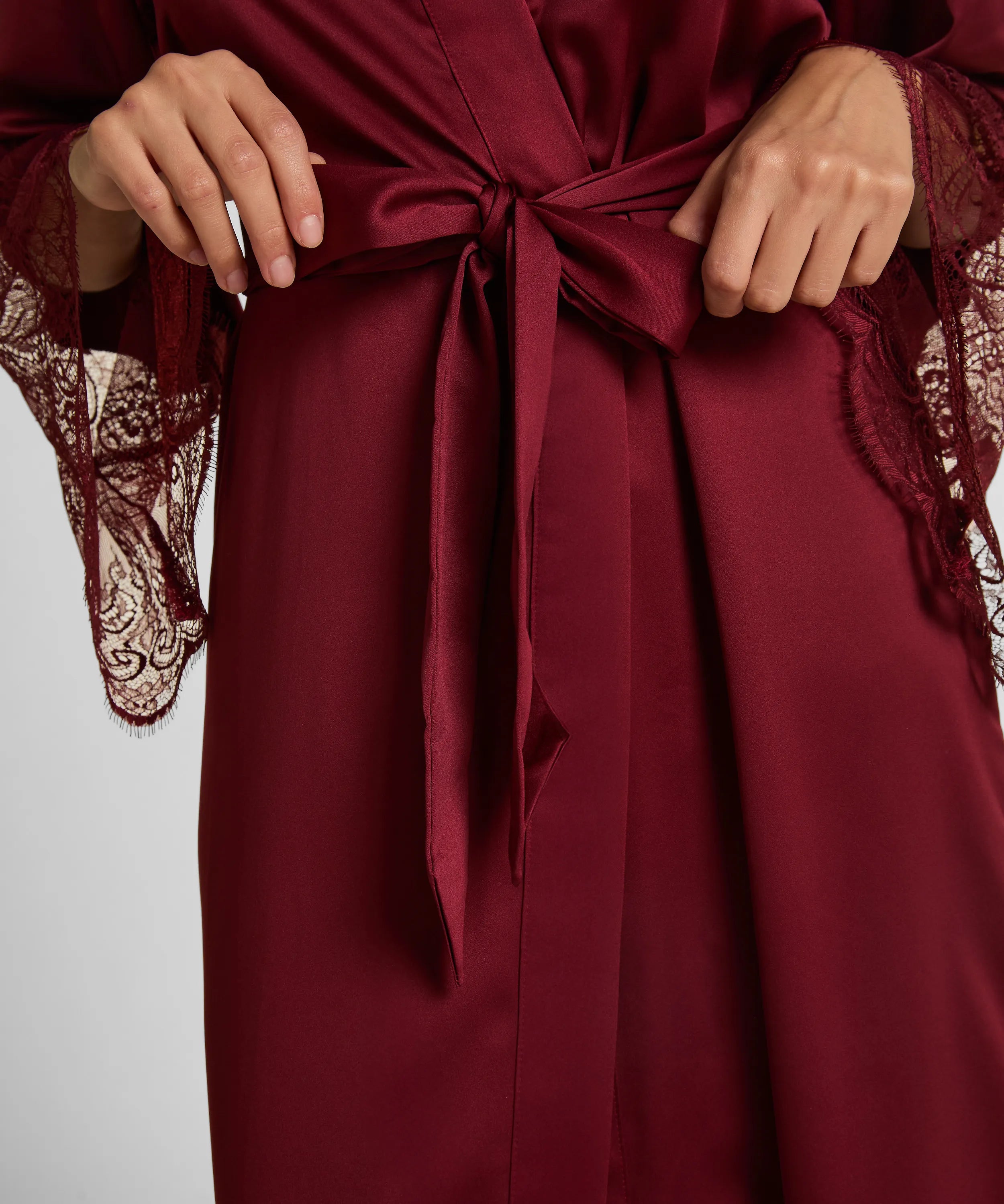 Hunkemoller Cabernet Women Kimono Long Satin Lace SKU: 304606_Cabernet Image 02