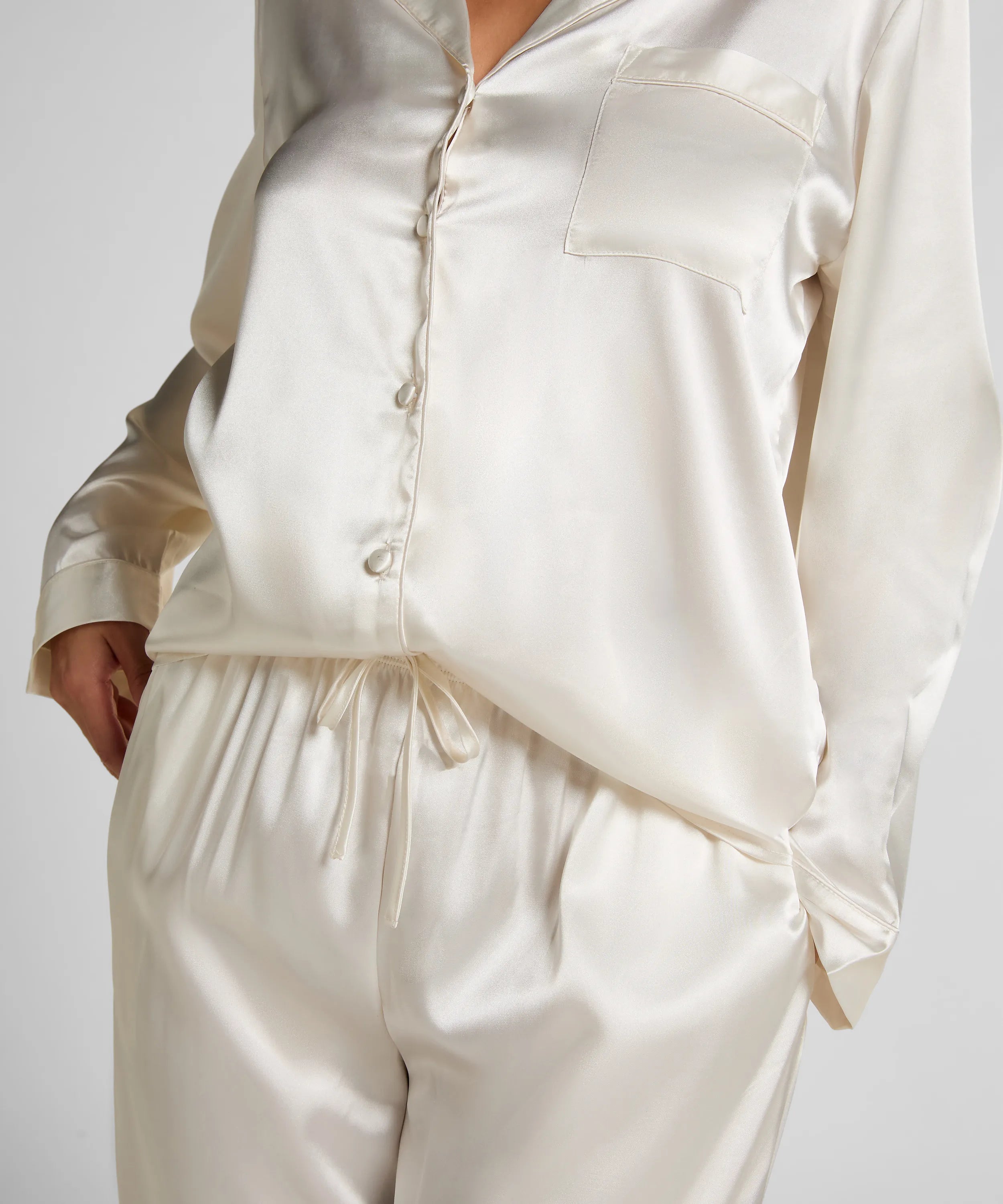 Hunkemoller Gardenia Women Shiny Satin Pyjama Set SKU: 304611_Gardenia Image 02