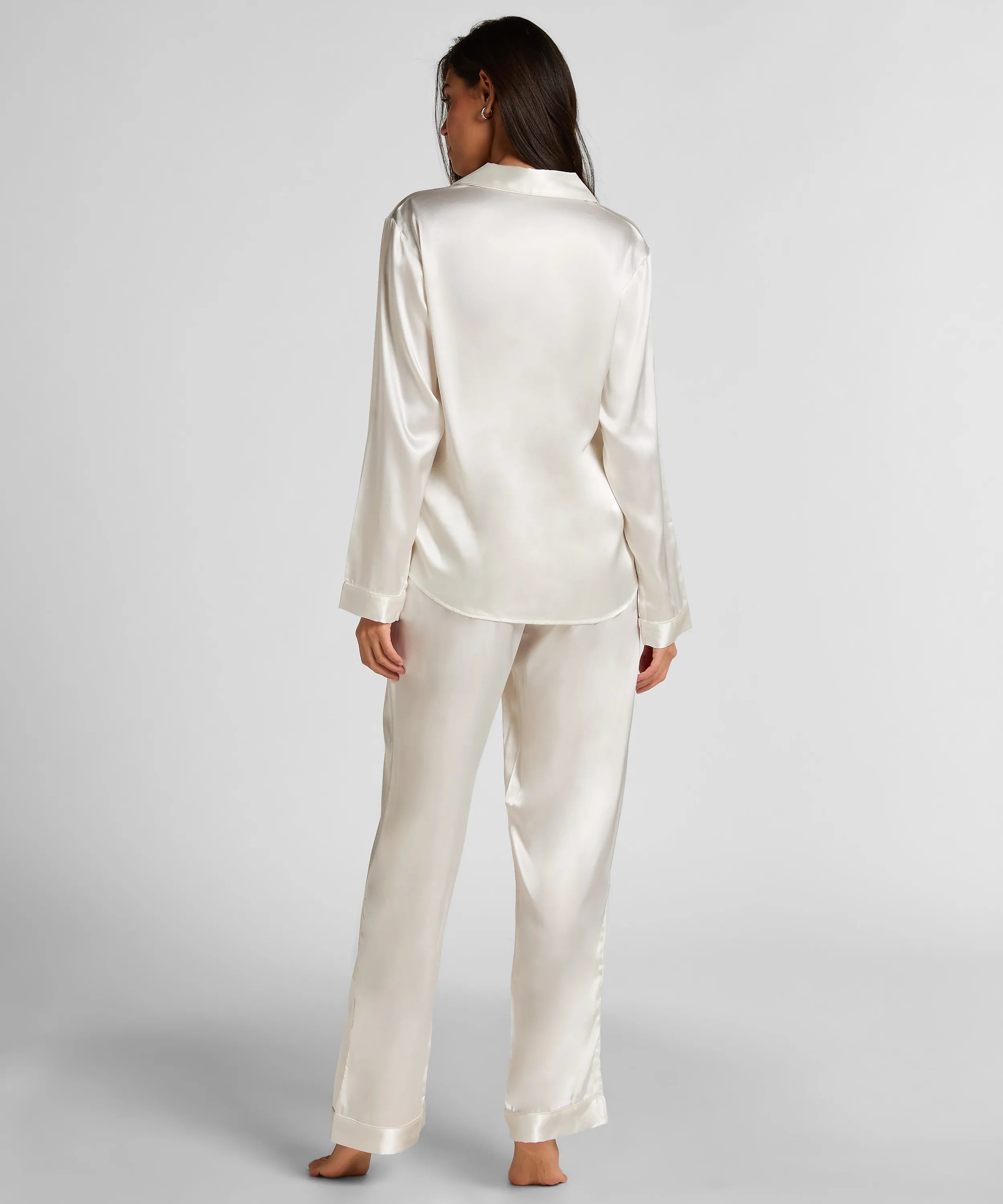 Hunkemoller Gardenia Women Shiny Satin Pyjama Set SKU: 304611_Gardenia Image 03