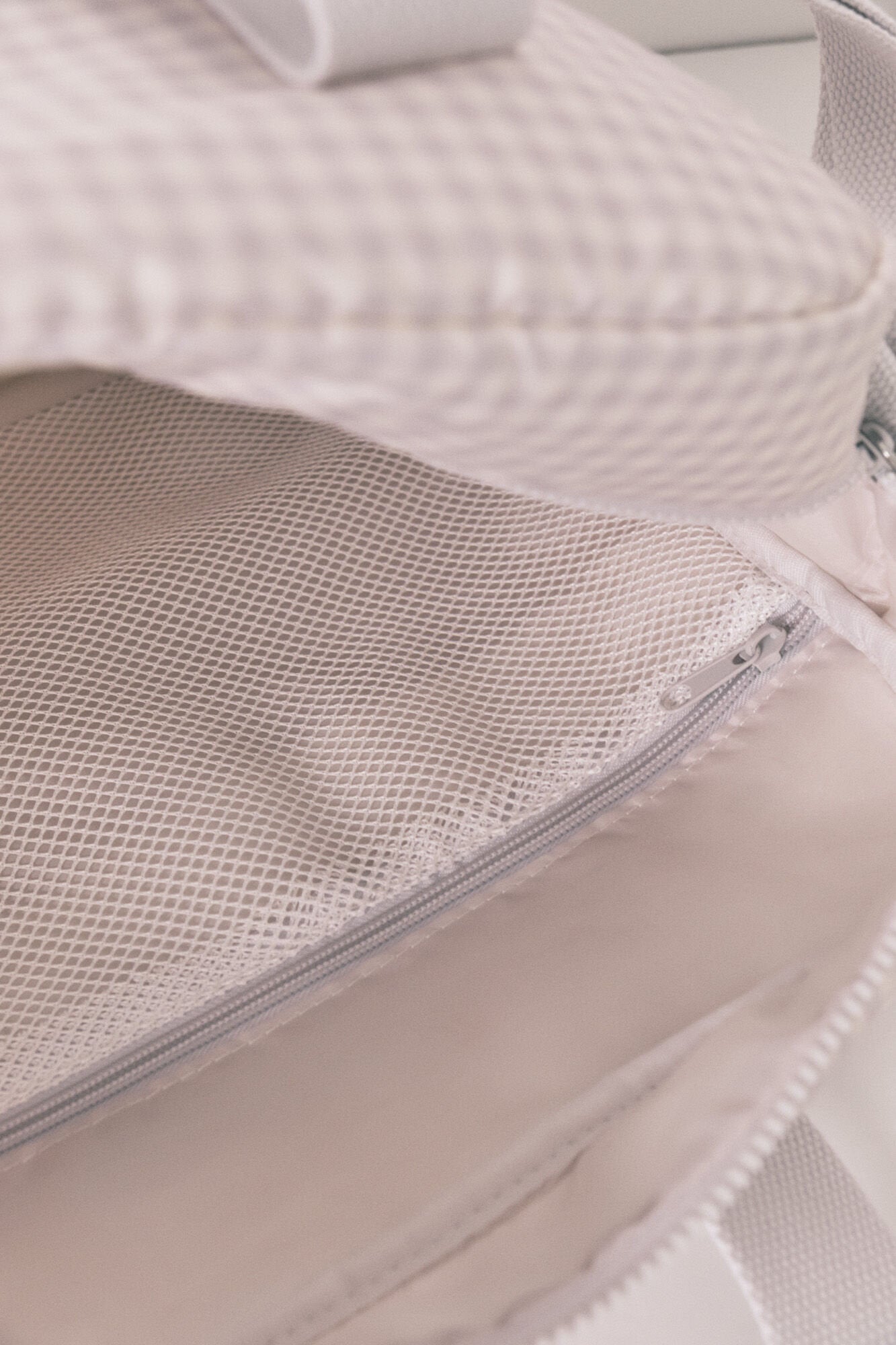 Women Secret_Large Dark Grey Gingham Check "Maternity" Handbag_3062334_43_04