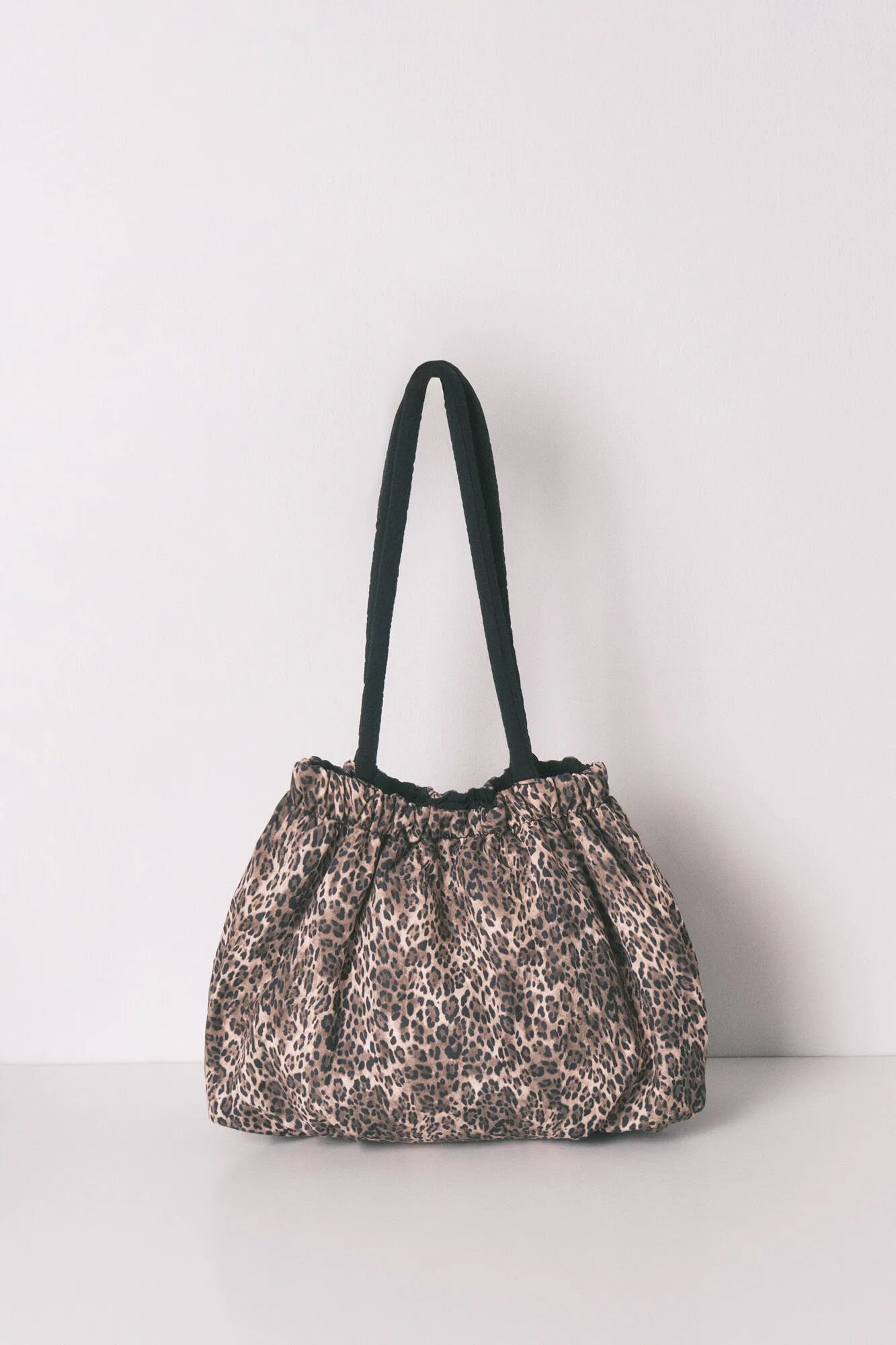 Women Secret_Nude_Animal Print Reversible Nylon Handbag_3062337_39_07