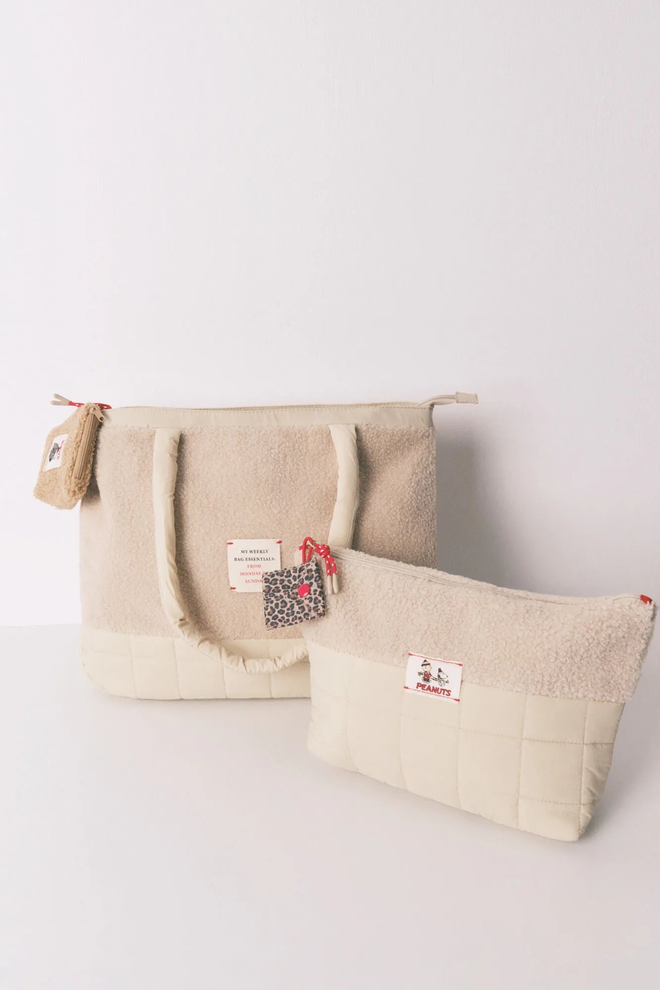 Women Secret_Light Grey_Large Beige Puffer Snoopy Handbag_3062339_47_07