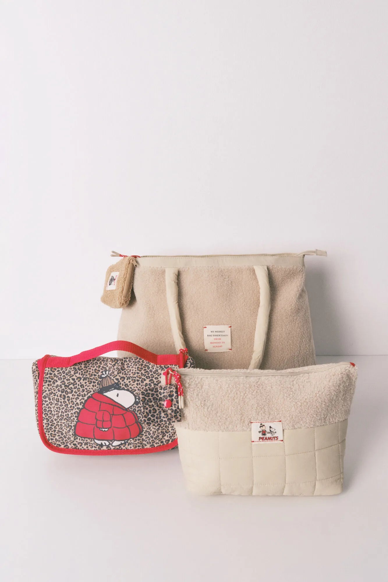 Women Secret_Light Grey_Large Beige Puffer Snoopy Handbag_3062339_47_08