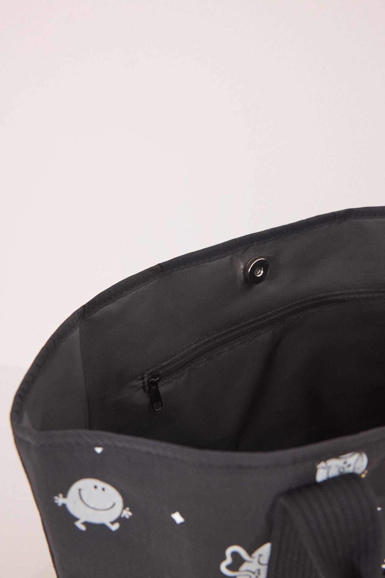 Women Secret_Mr. Men & Little Miss Black Tote Handbag, Bag_3069506_01_03