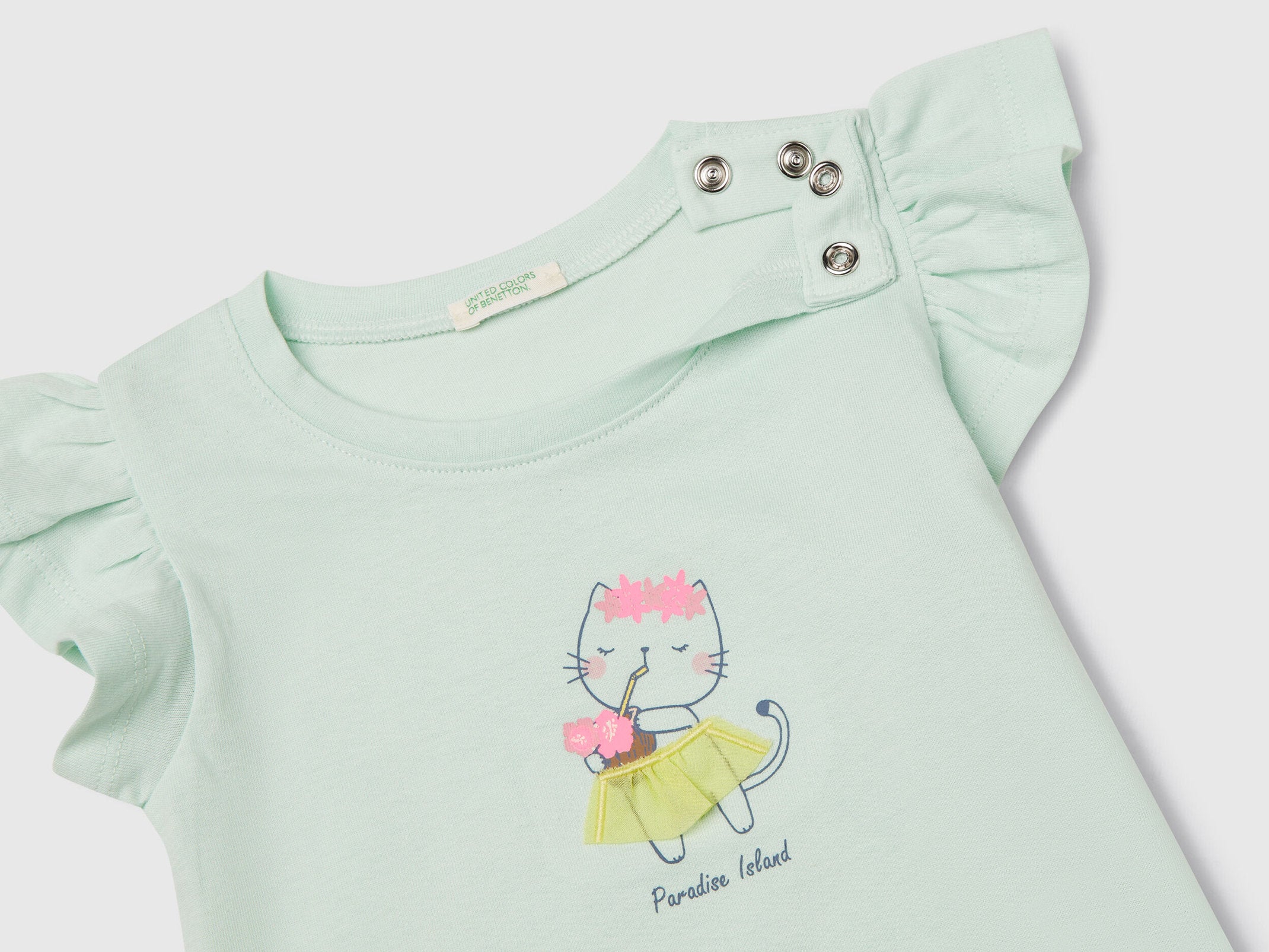 Benetton_T-Shirt with Print and Applique_3096A106F_0H4_03