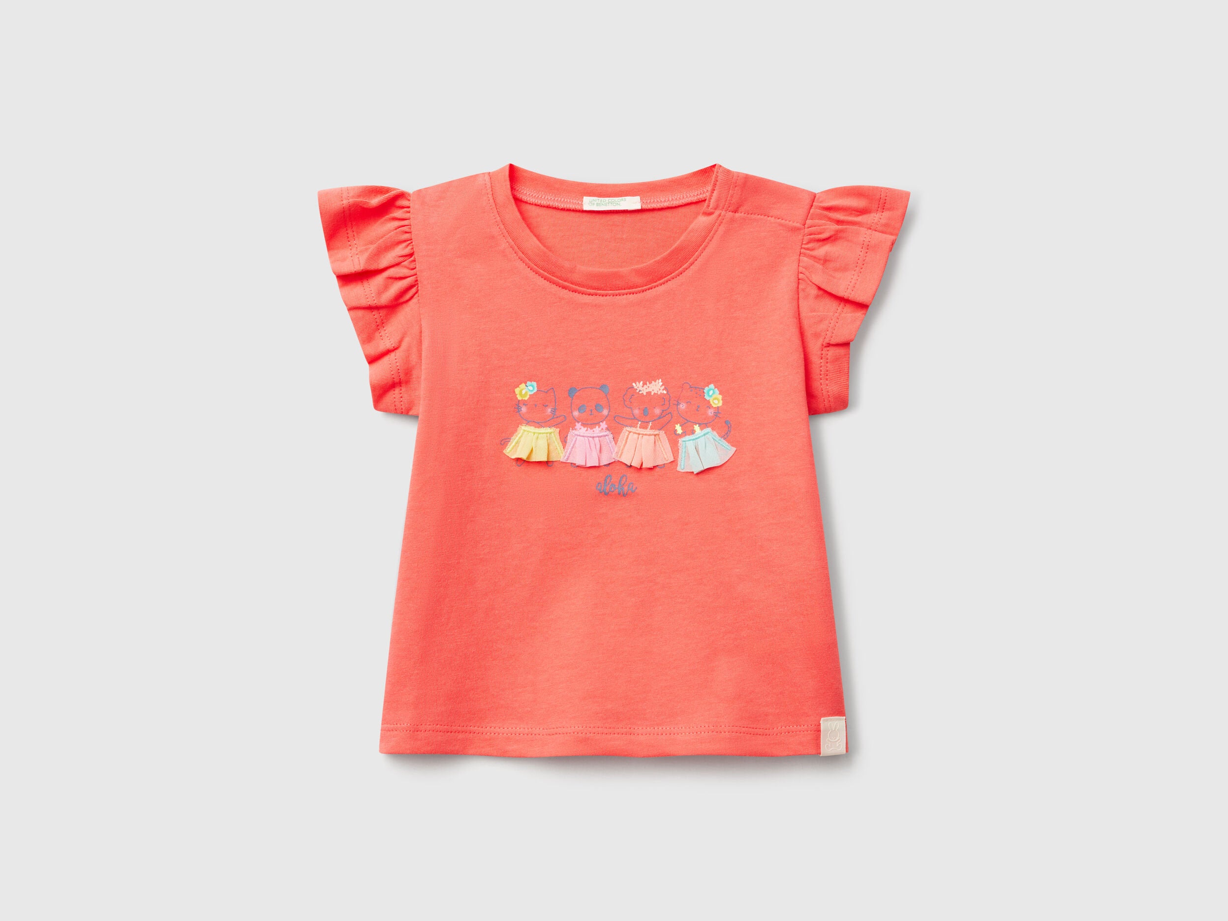 Benetton_T-Shirt with Print and Applique_3096A106F_35Q_01