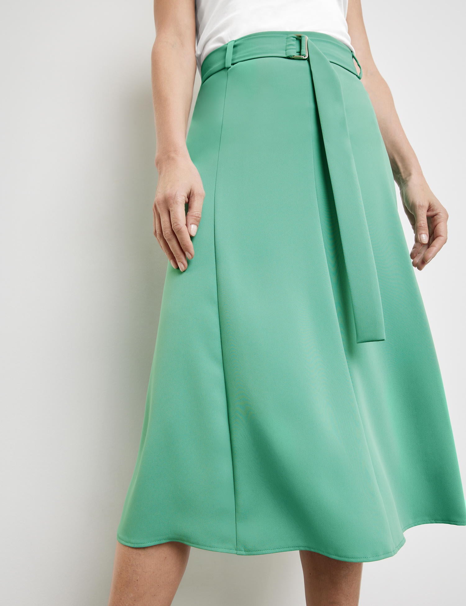 Skirt In An A-Line Design With A Tie-Around Belt_310011-31263_50946_04