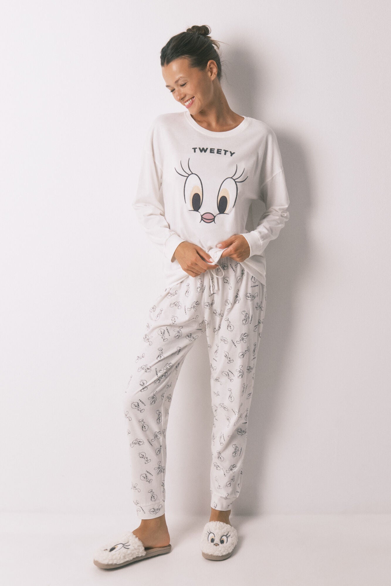 Women Secret_Ivory_Tweety Bird 100% Cotton Long Pyjamas_3132125_96_01